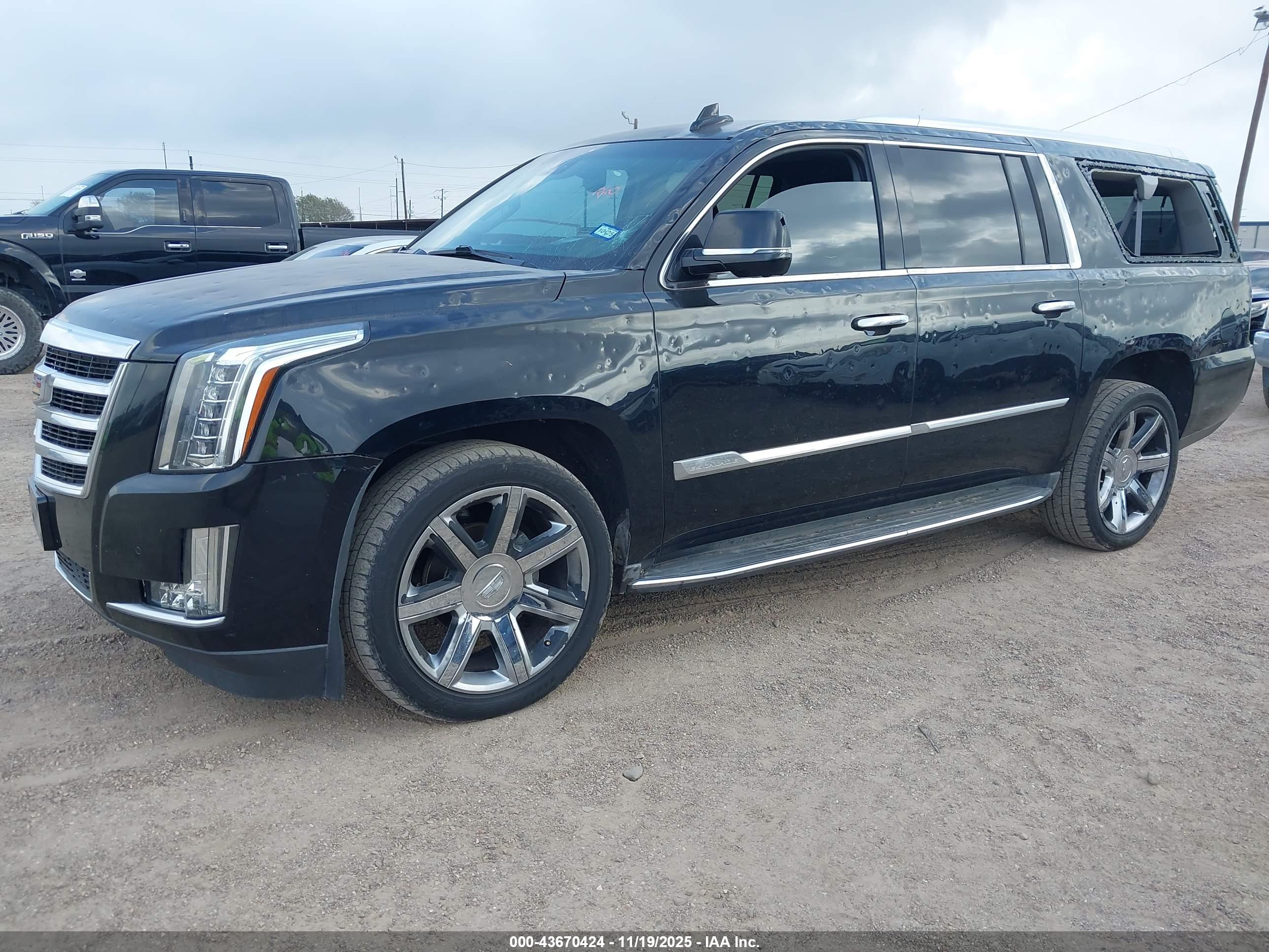 CADILLAC ESCALADE image 2