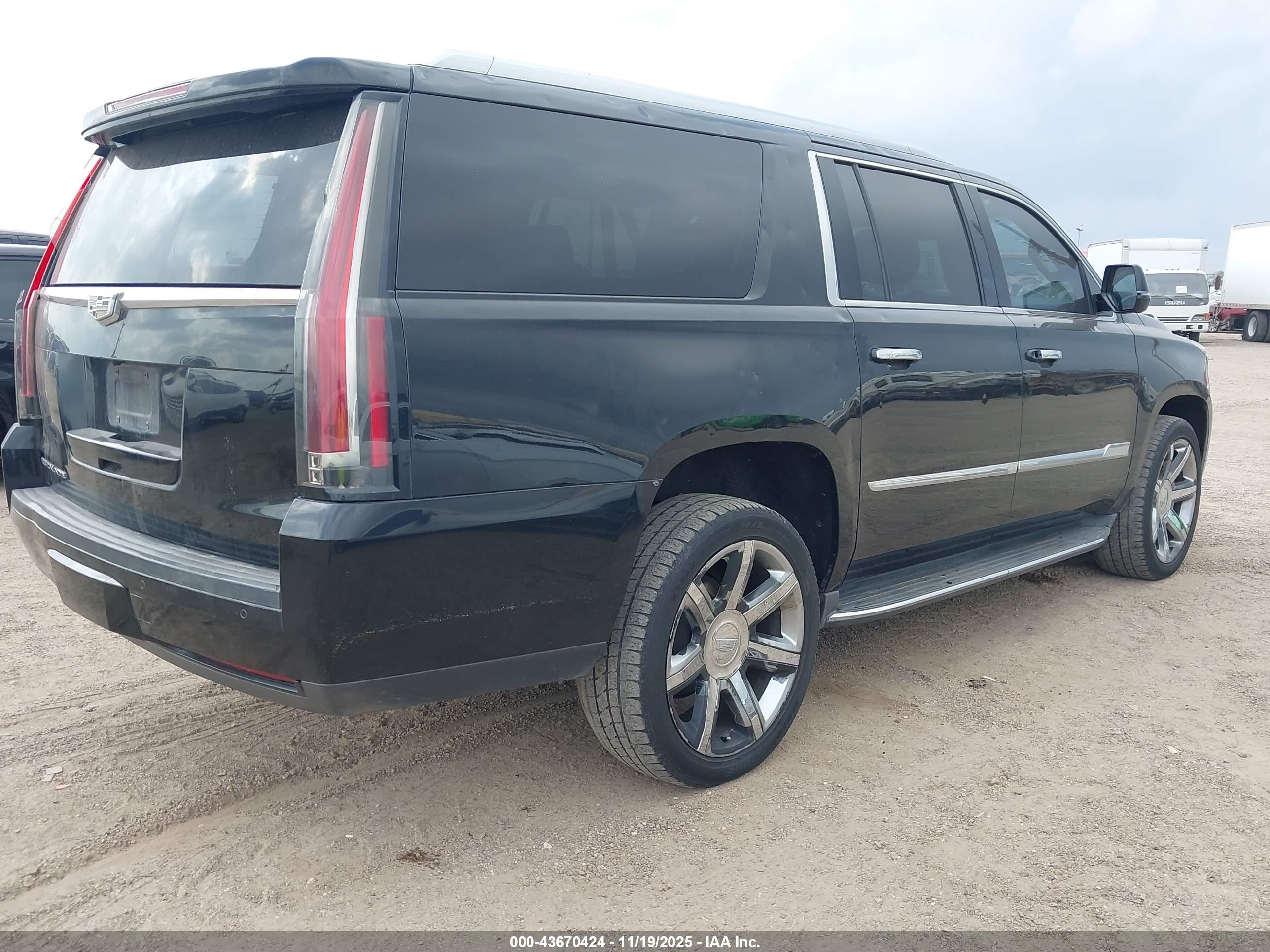 CADILLAC ESCALADE image 4
