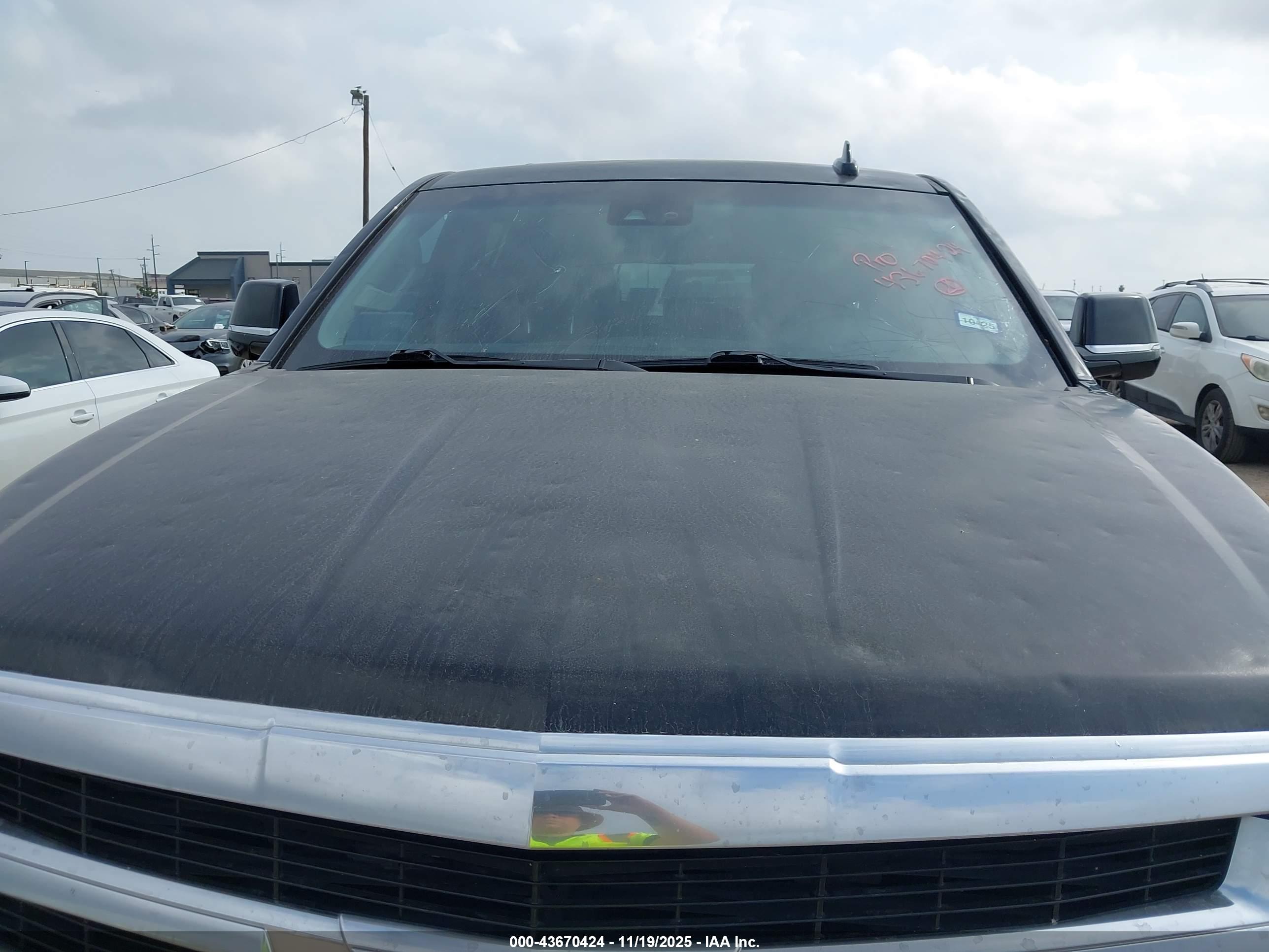 CADILLAC ESCALADE image 6
