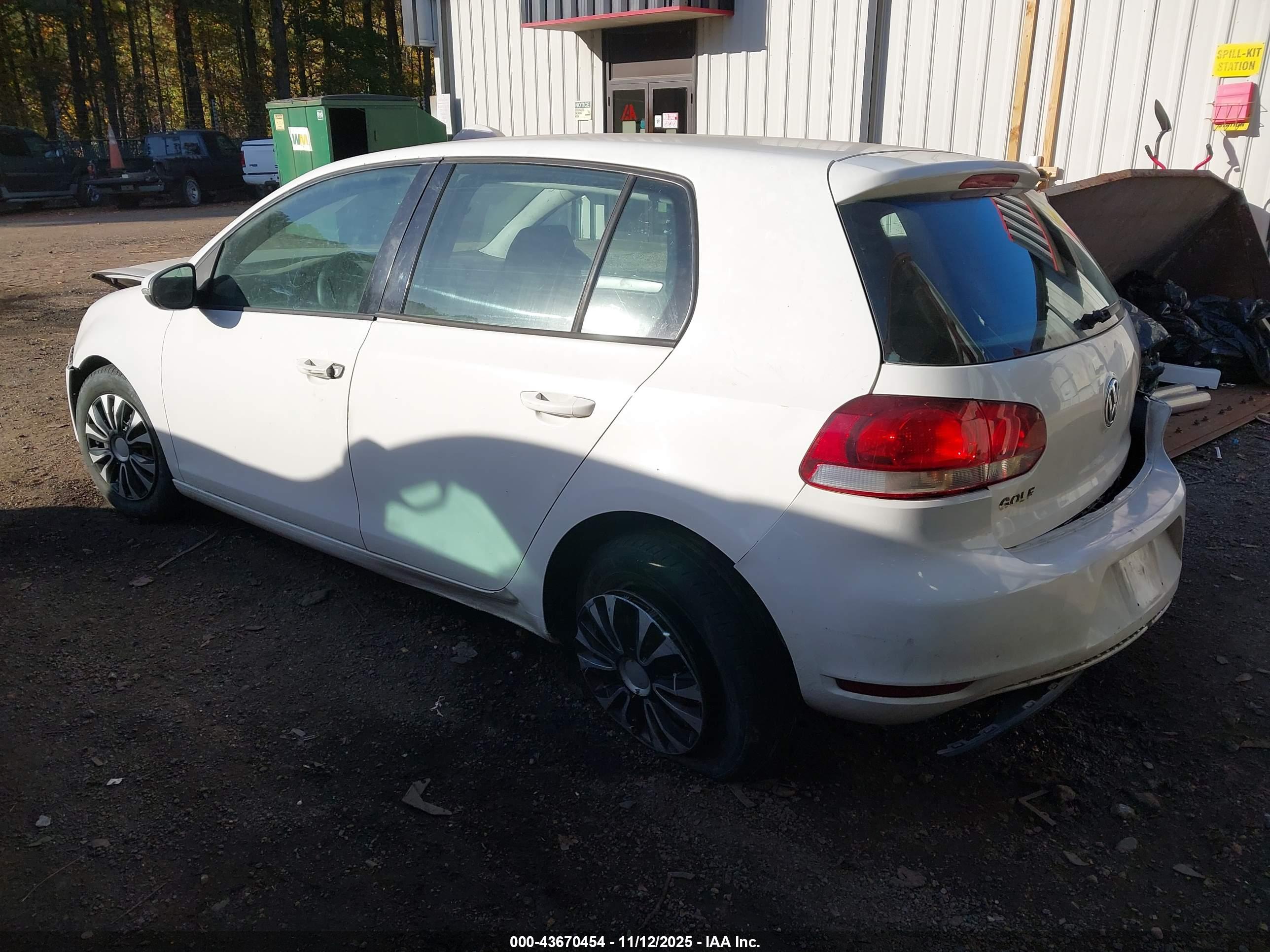 VOLKSWAGEN GOLF image 3