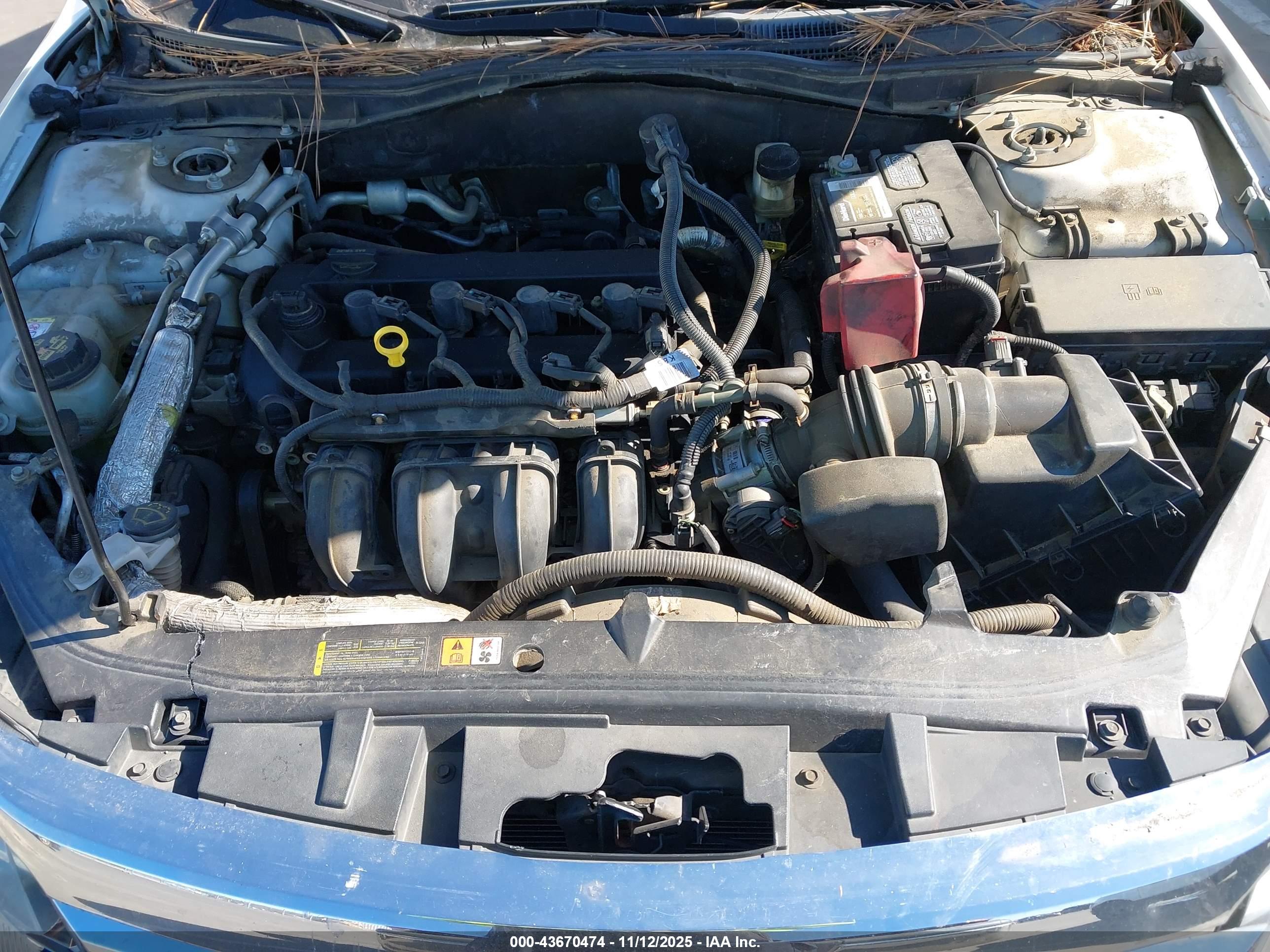 FORD FUSION image 10