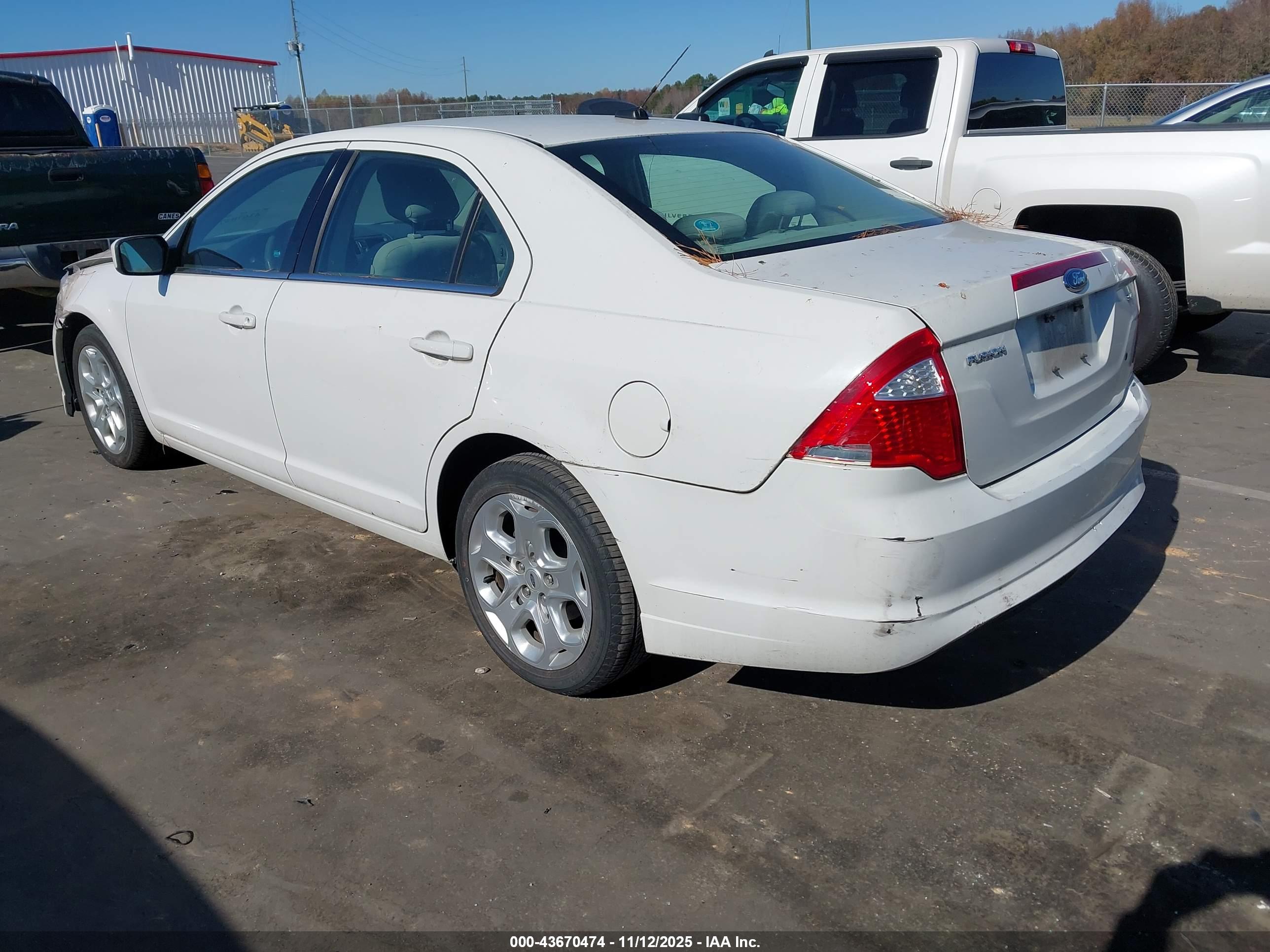 FORD FUSION image 3