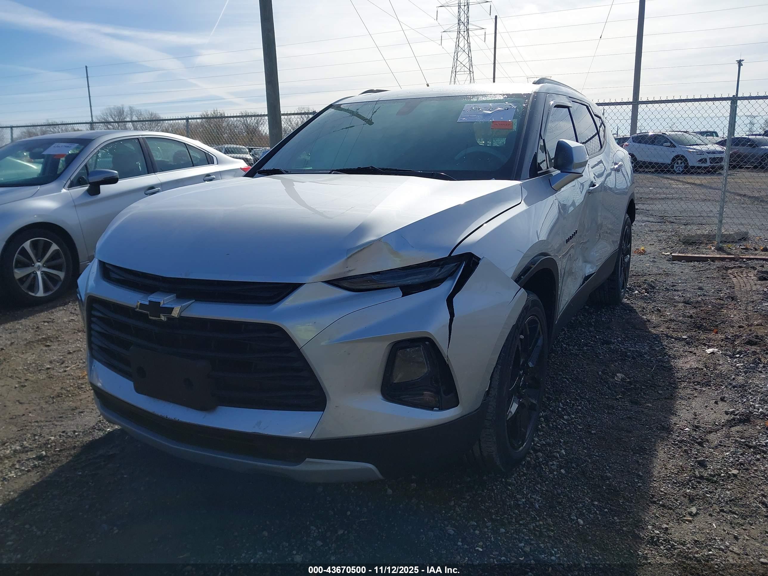 CHEVROLET BLAZER image 2
