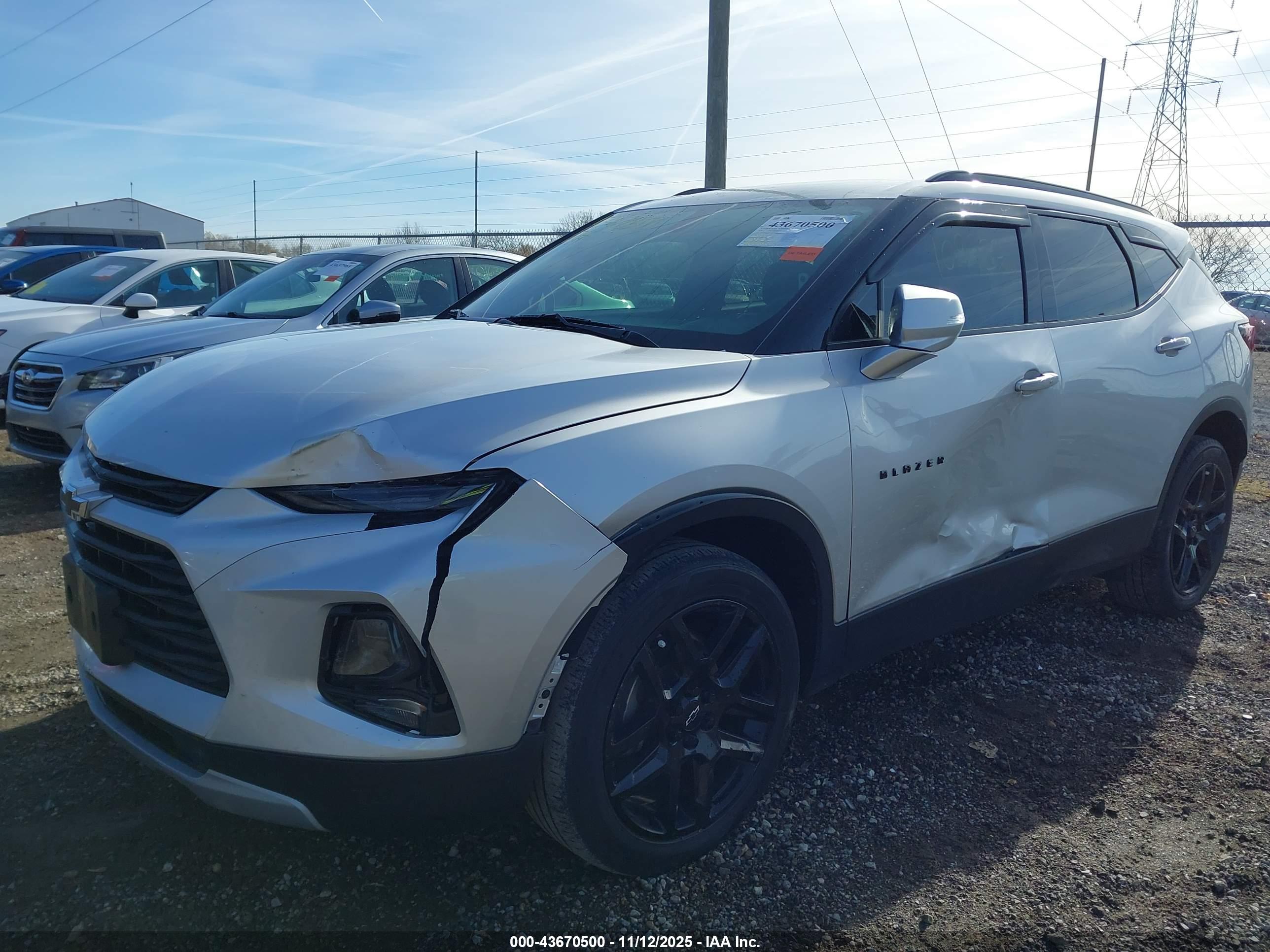 CHEVROLET BLAZER image 6