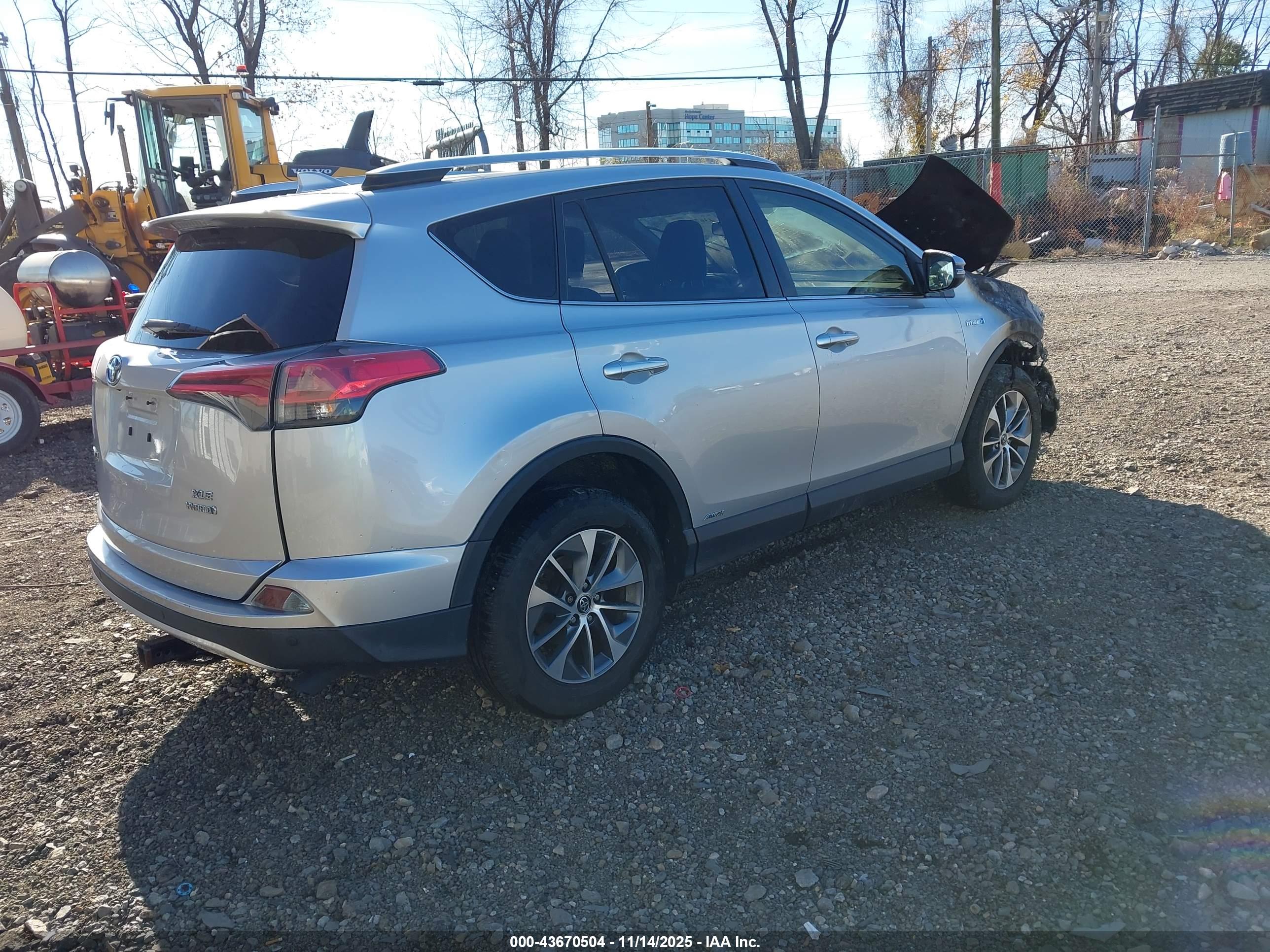 TOYOTA RAV4 image 4
