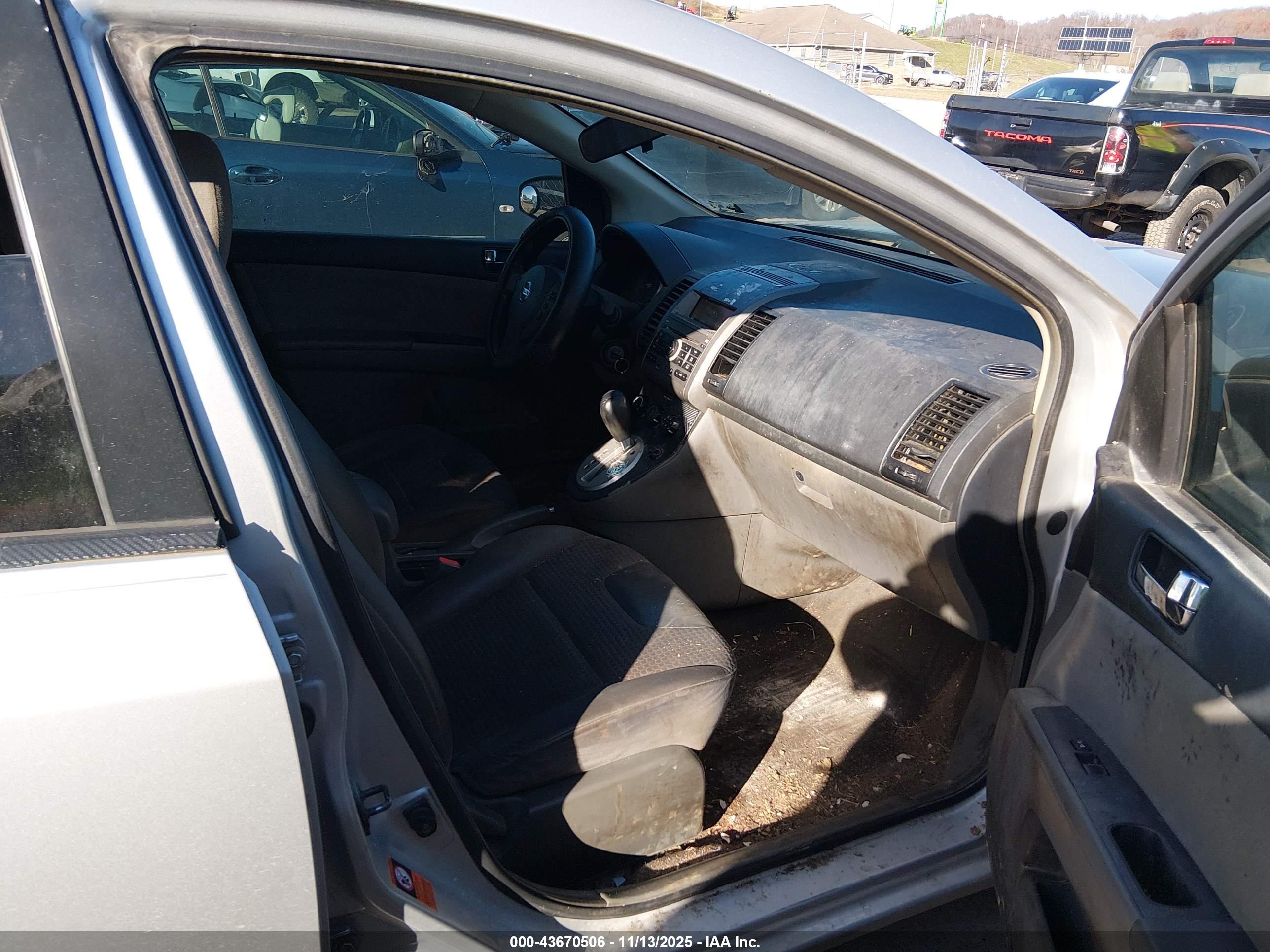 NISSAN SENTRA image 5