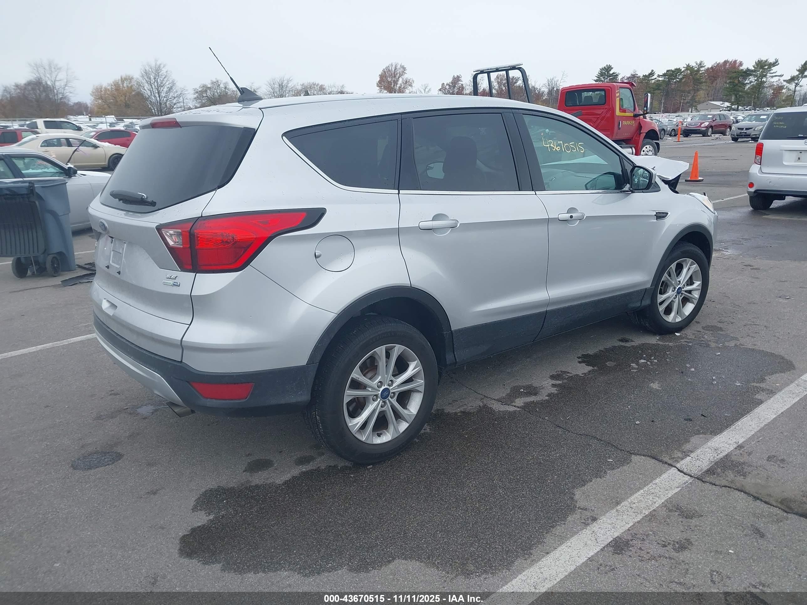 FORD ESCAPE image 4