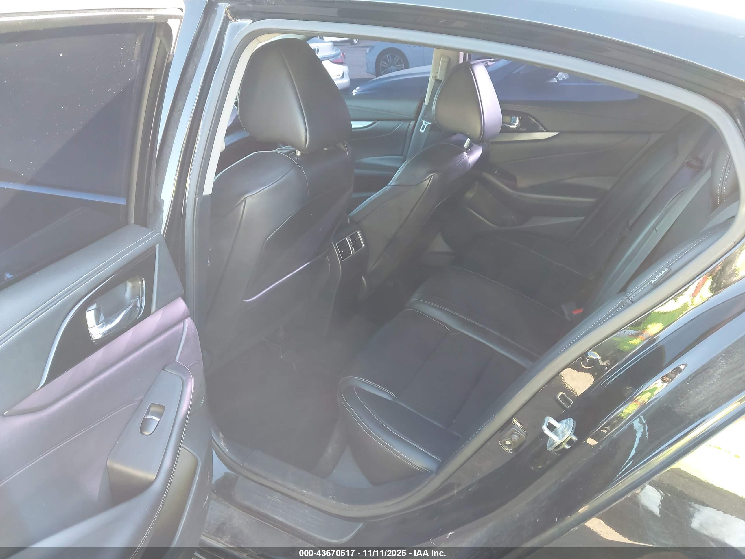 NISSAN MAXIMA image 8