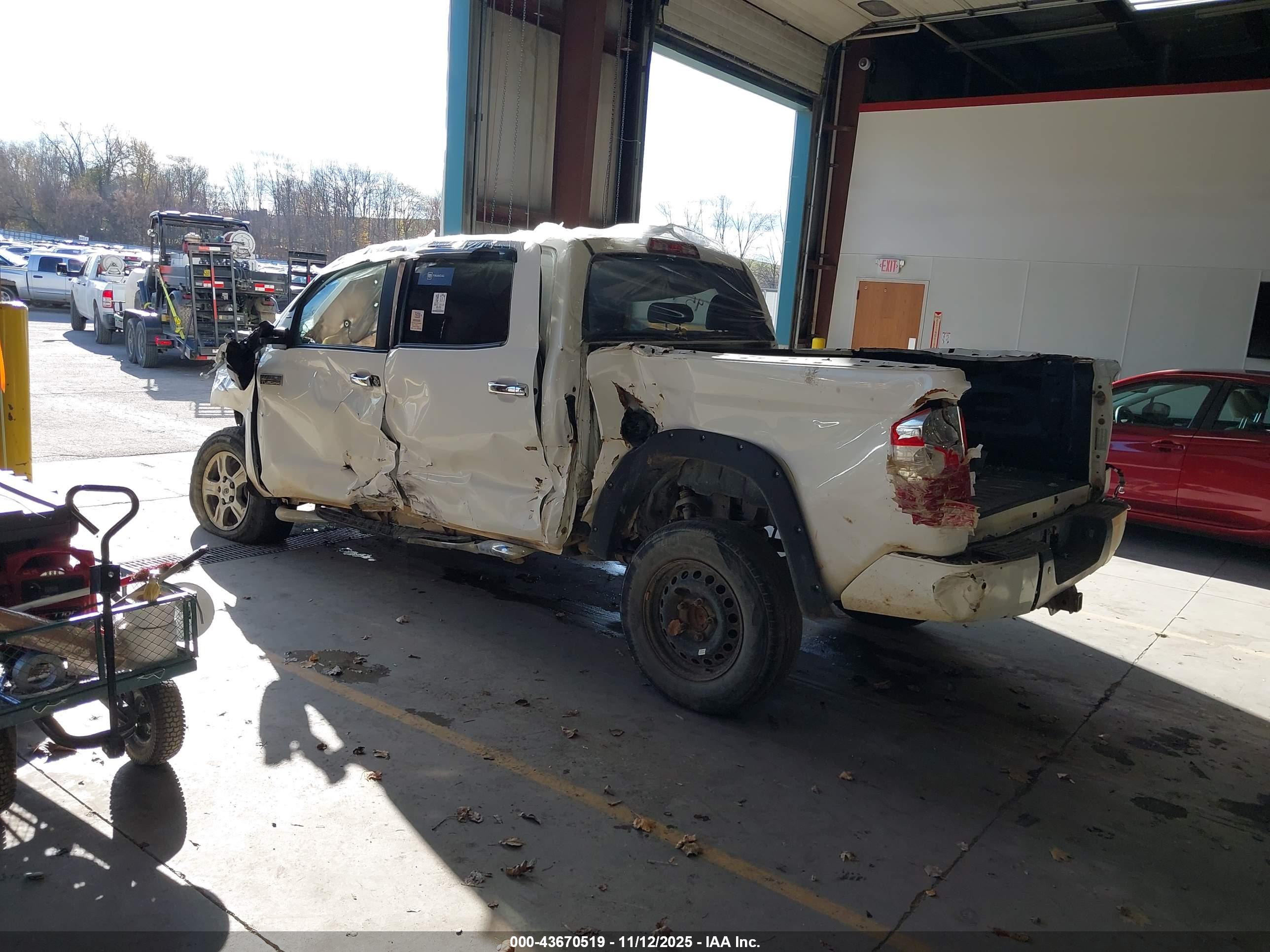 TOYOTA TUNDRA image 3