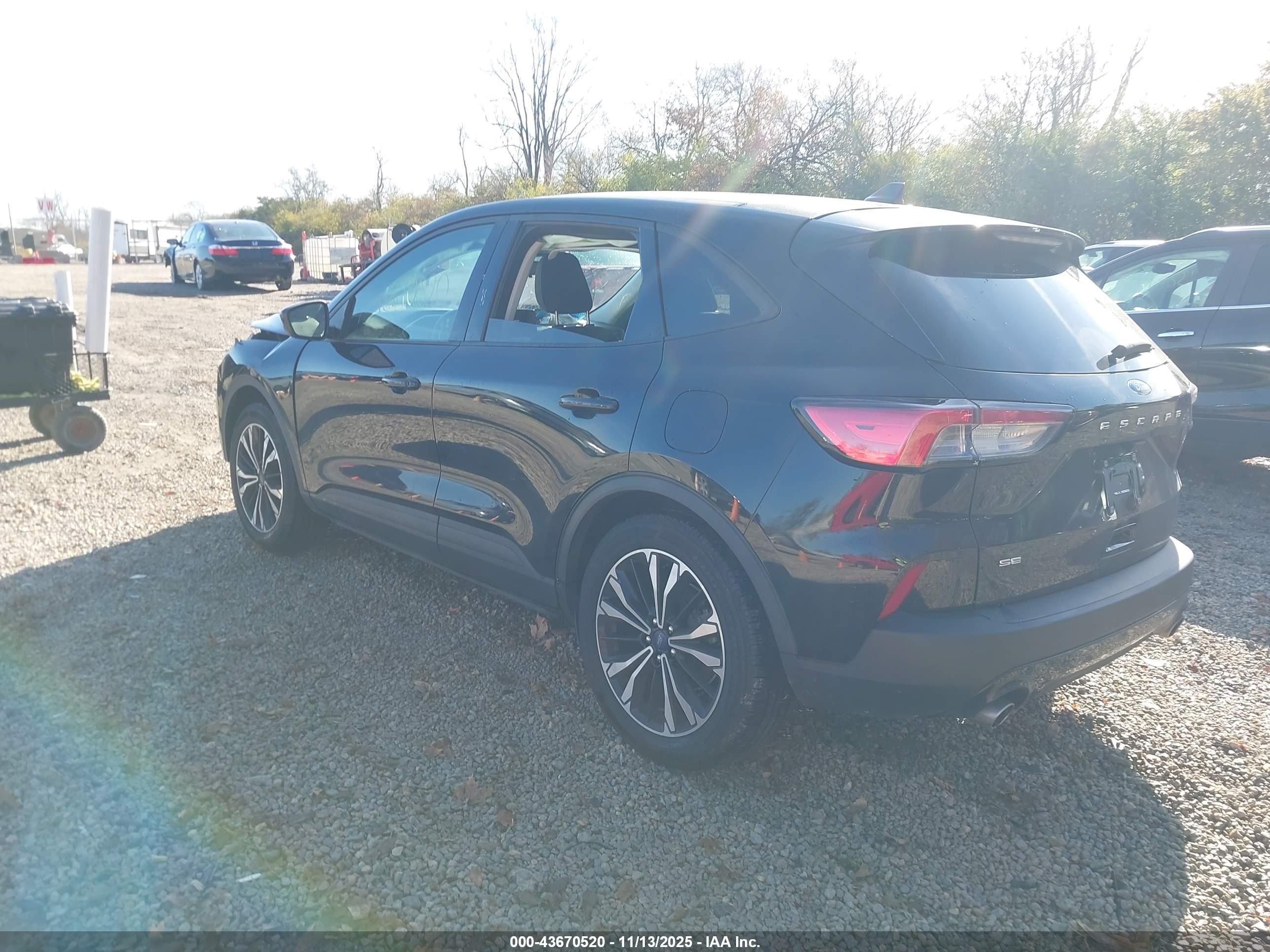 FORD ESCAPE image 3