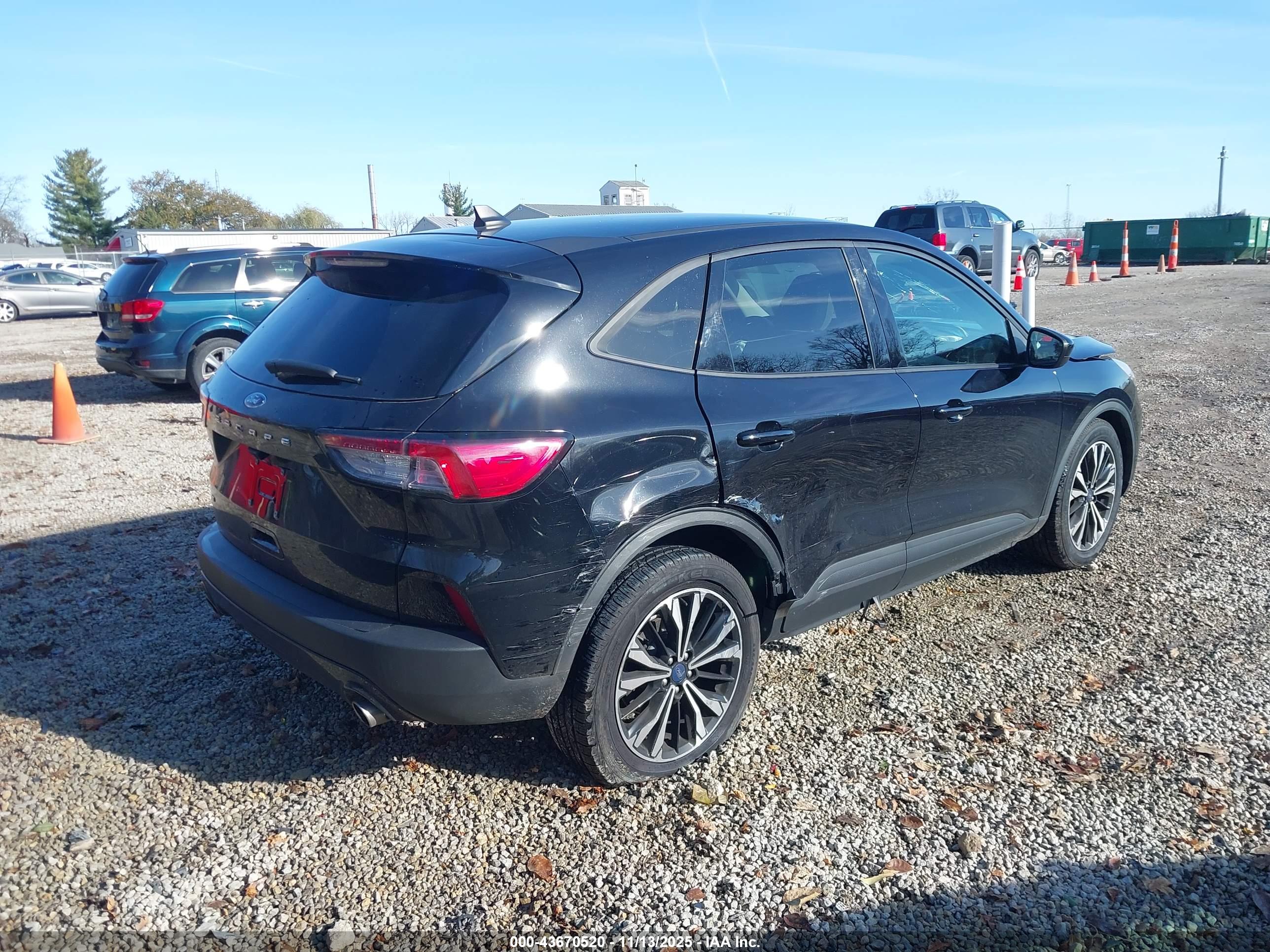 FORD ESCAPE image 4