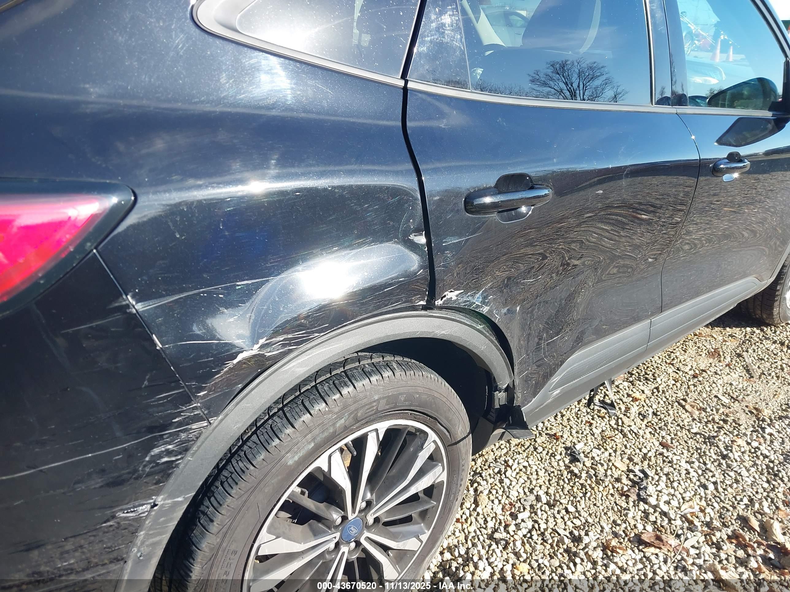 FORD ESCAPE image 6