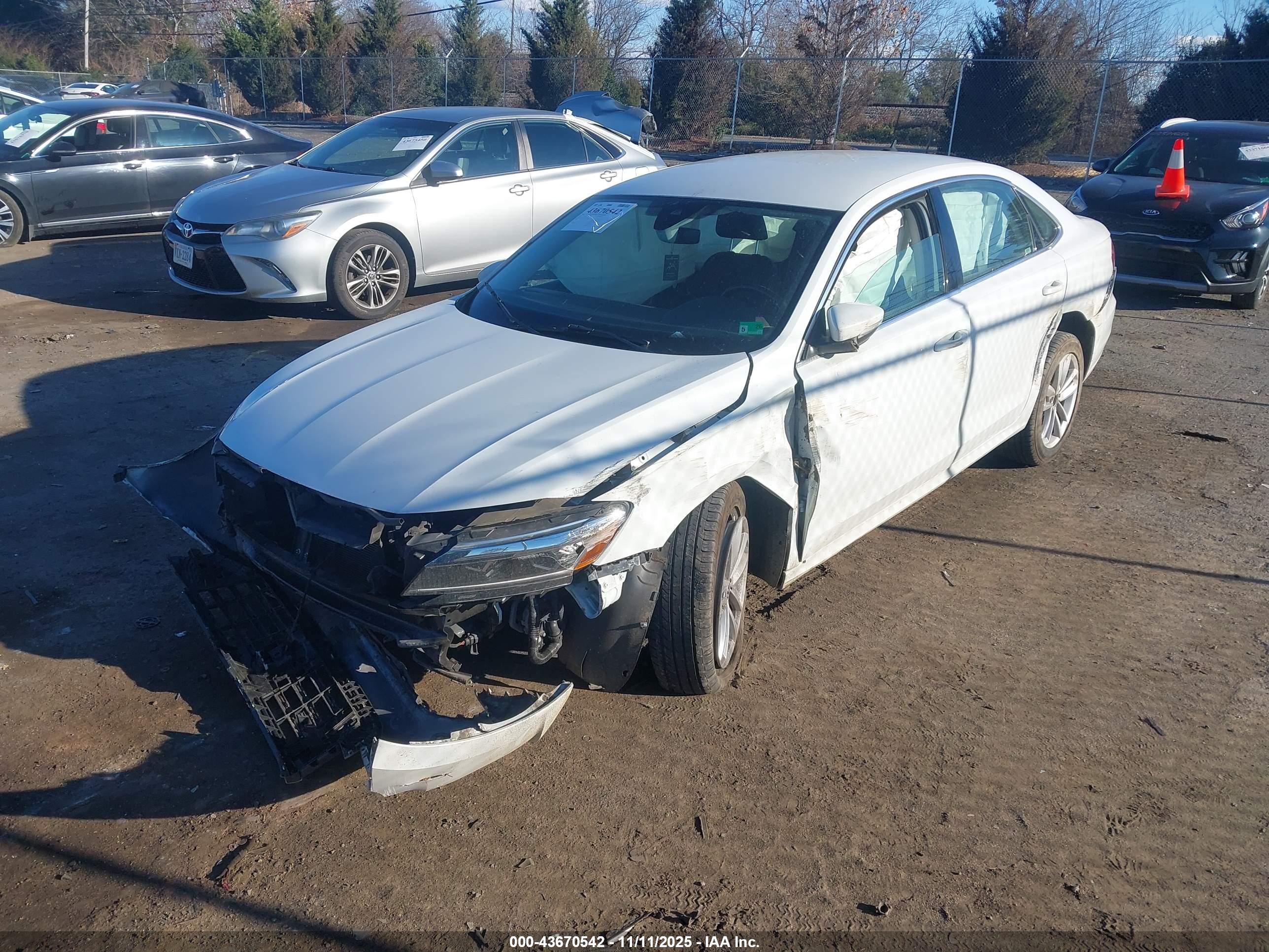 VOLKSWAGEN PASSAT image 2
