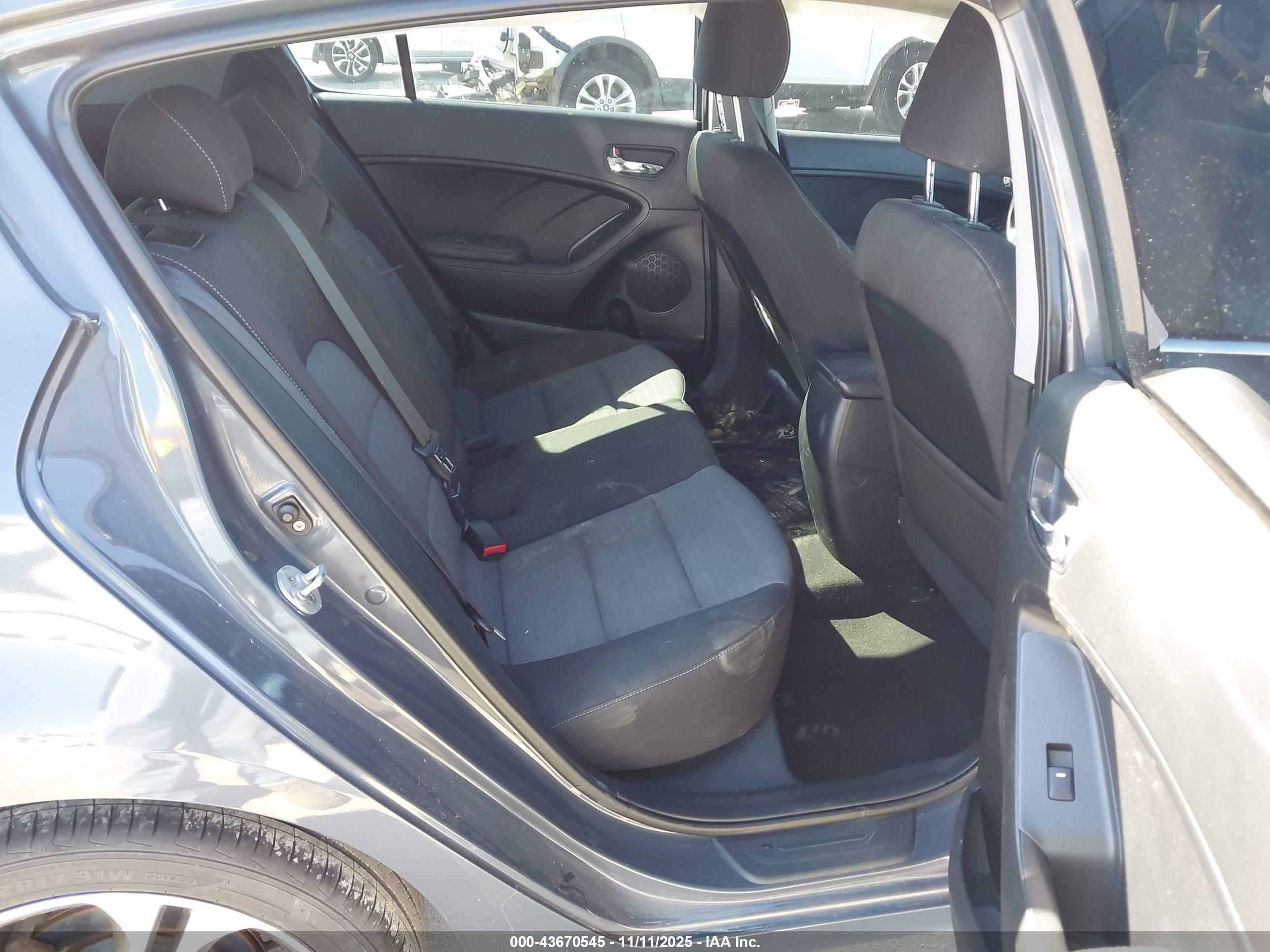 KIA FORTE image 8