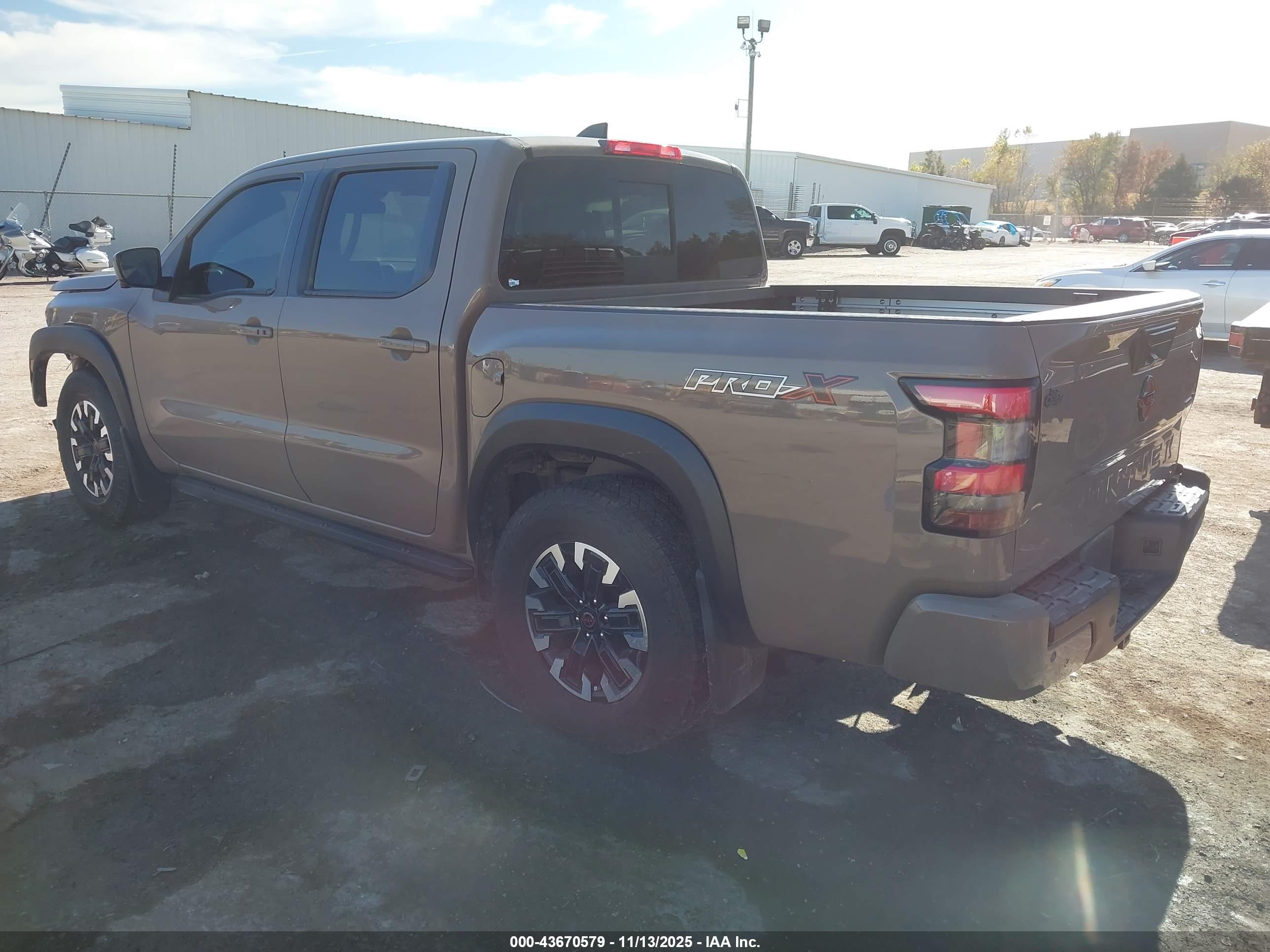 NISSAN FRONTIER image 3