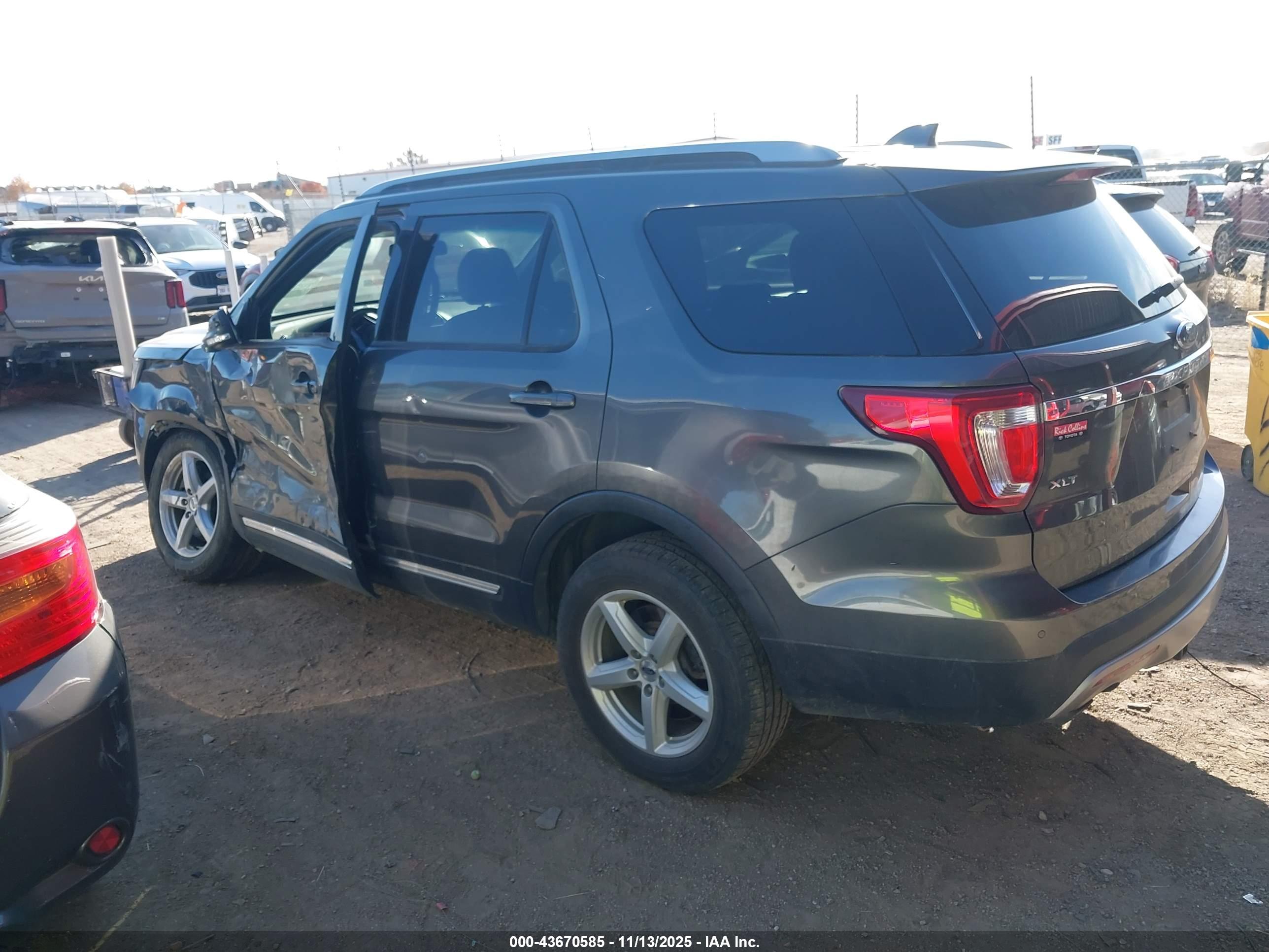 FORD EXPLORER image 3