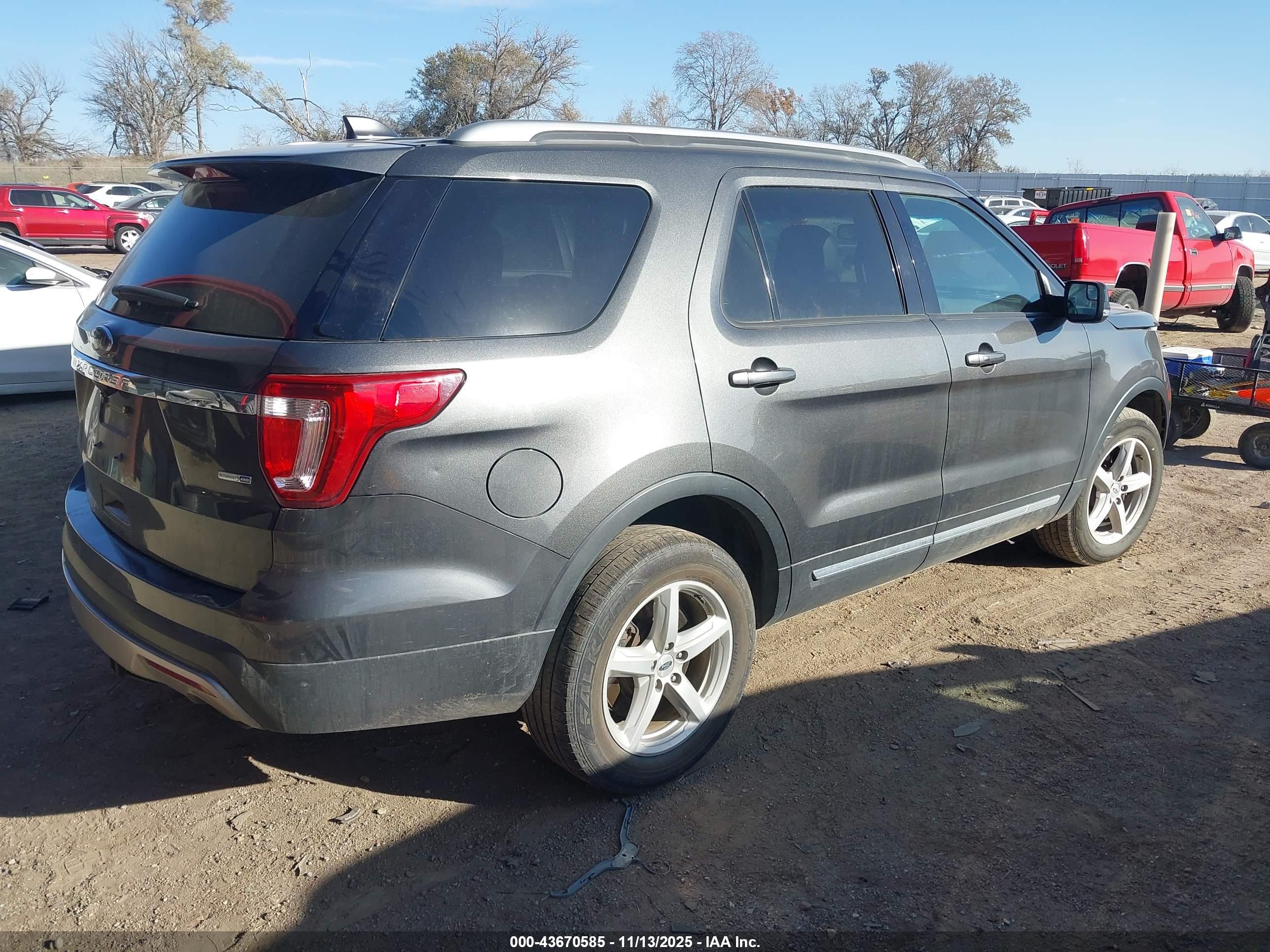 FORD EXPLORER image 4