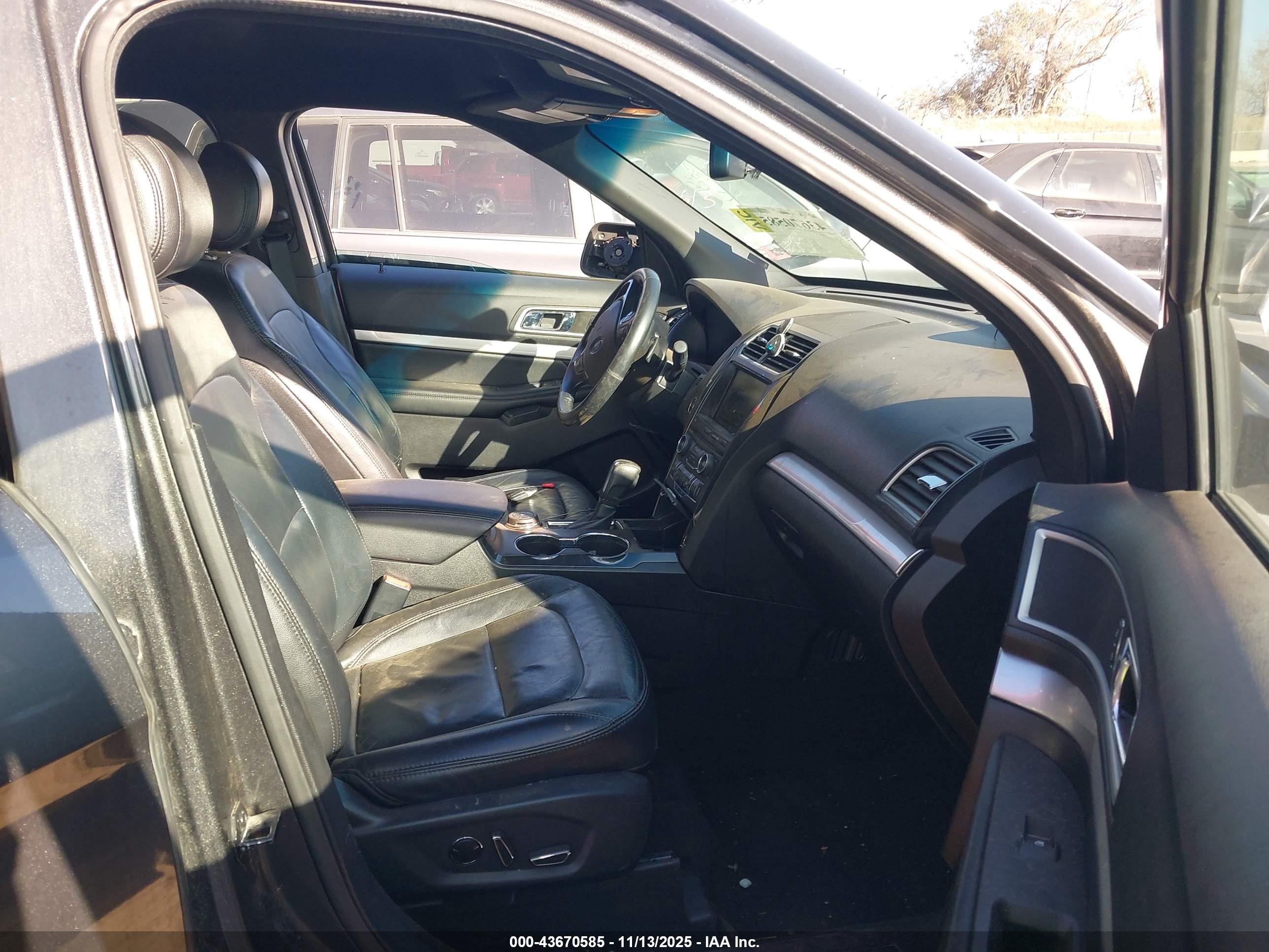 FORD EXPLORER image 5