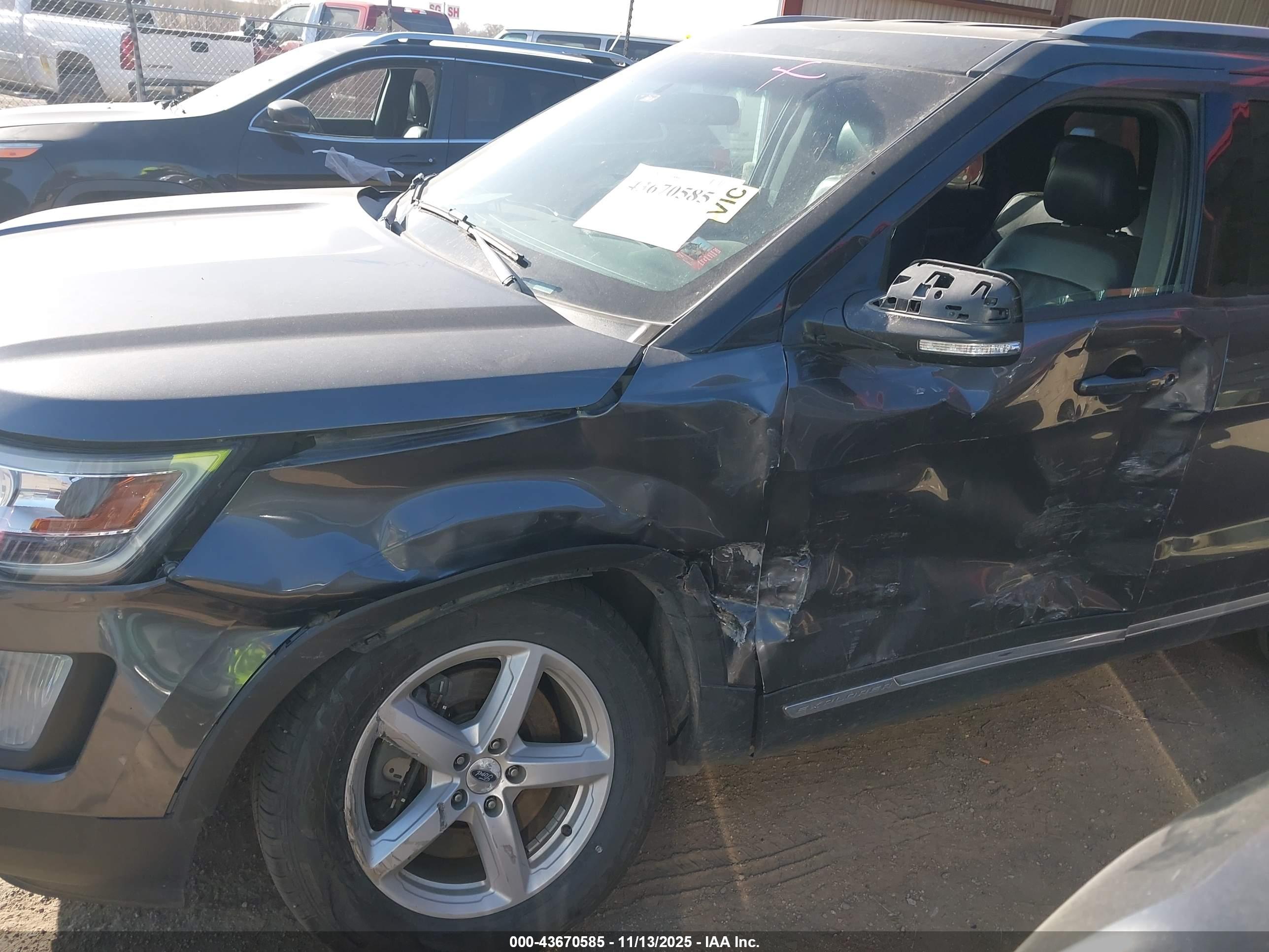 FORD EXPLORER image 6