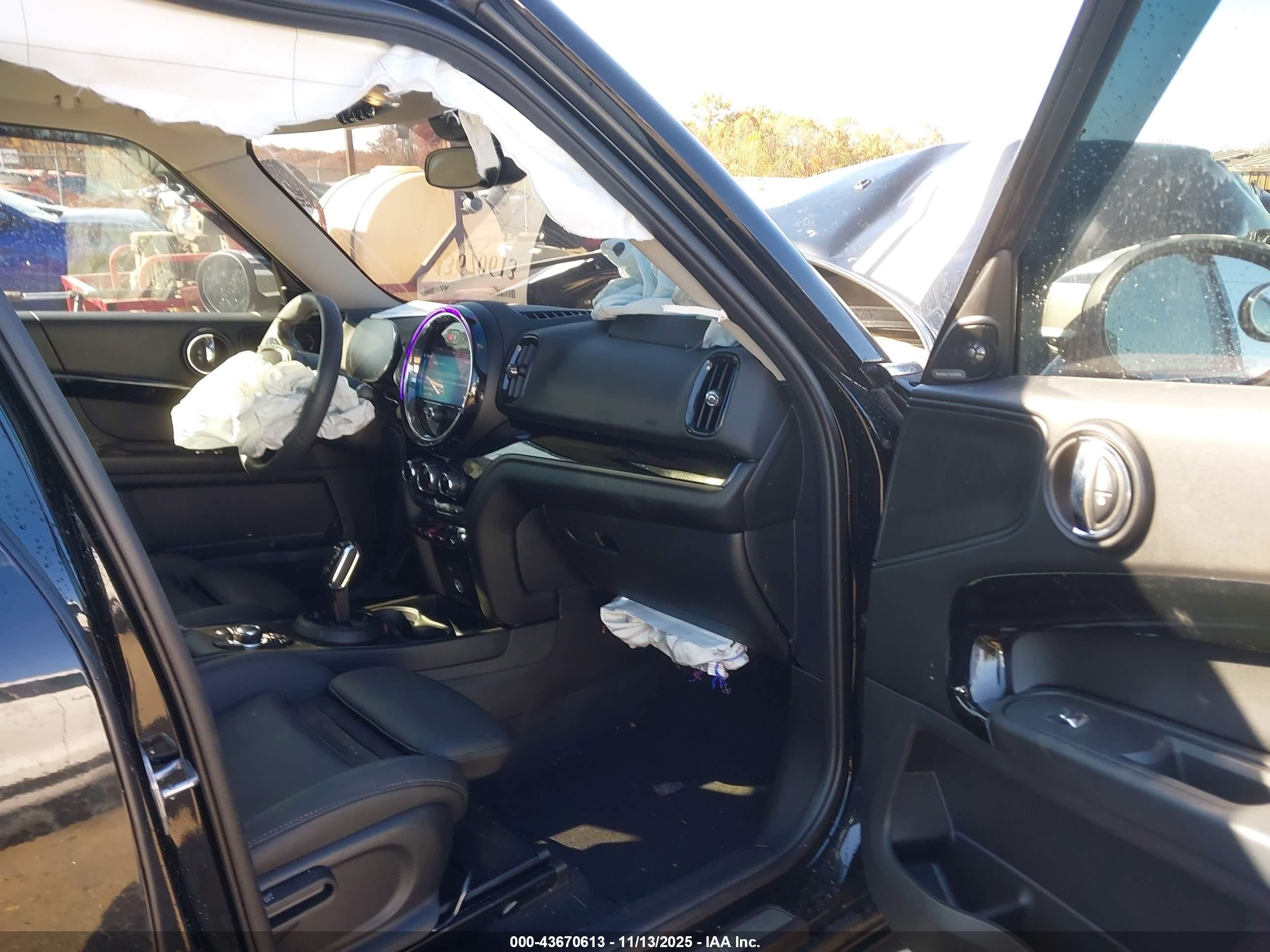 MINI COUNTRYMAN image 5