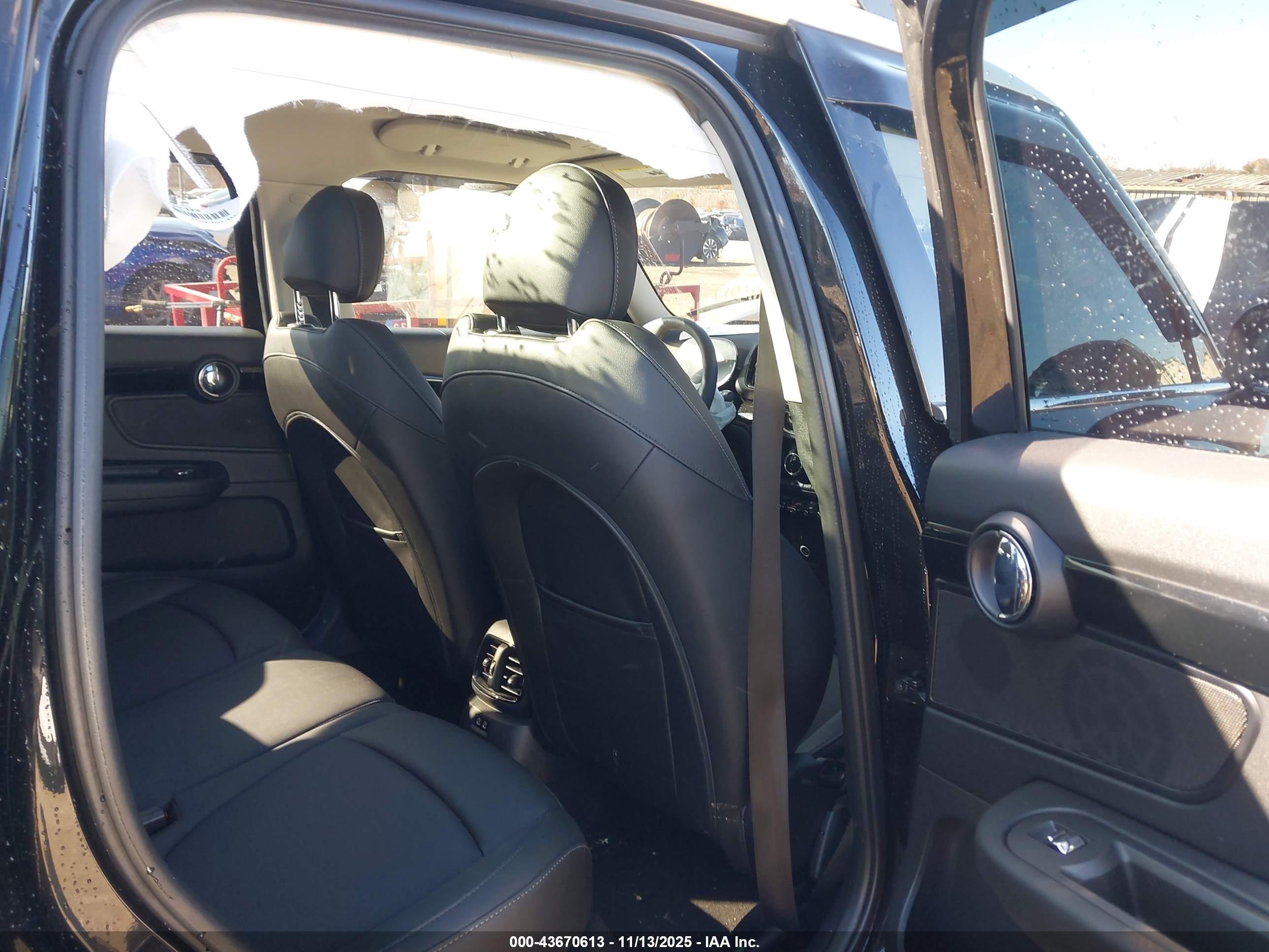 MINI COUNTRYMAN image 8