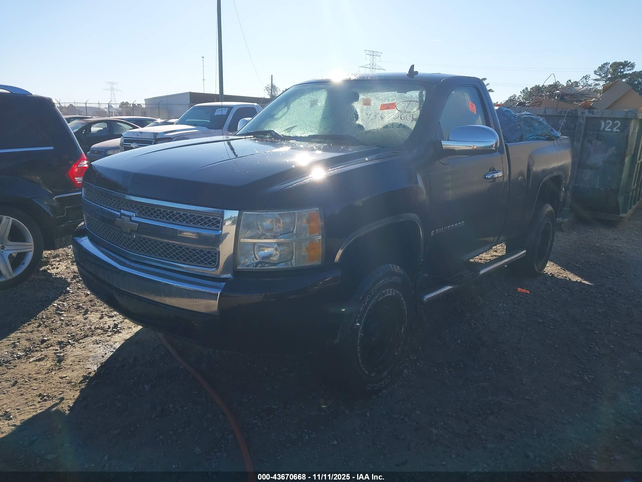 CHEVROLET SILVERADO image 2