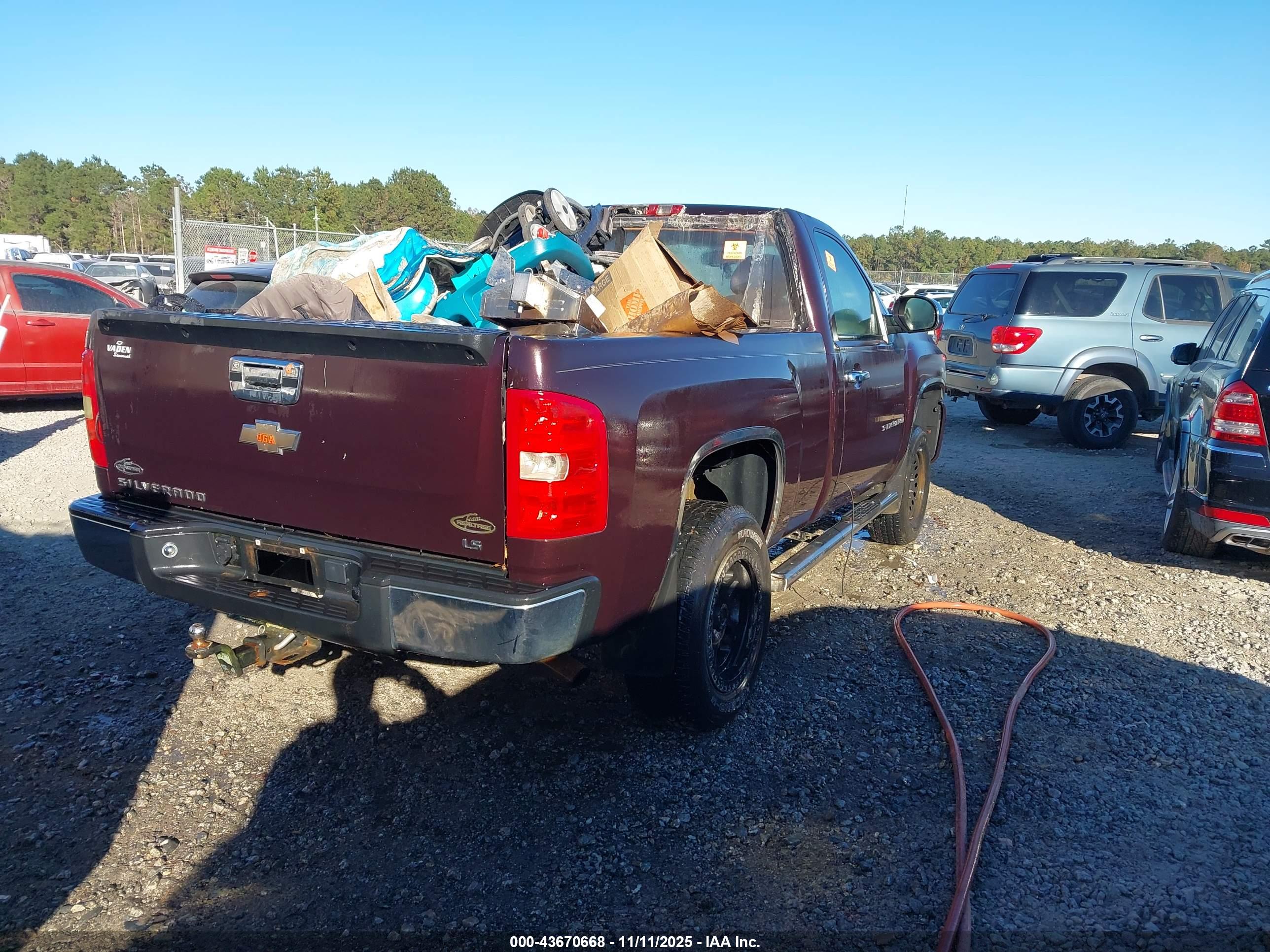 CHEVROLET SILVERADO image 4