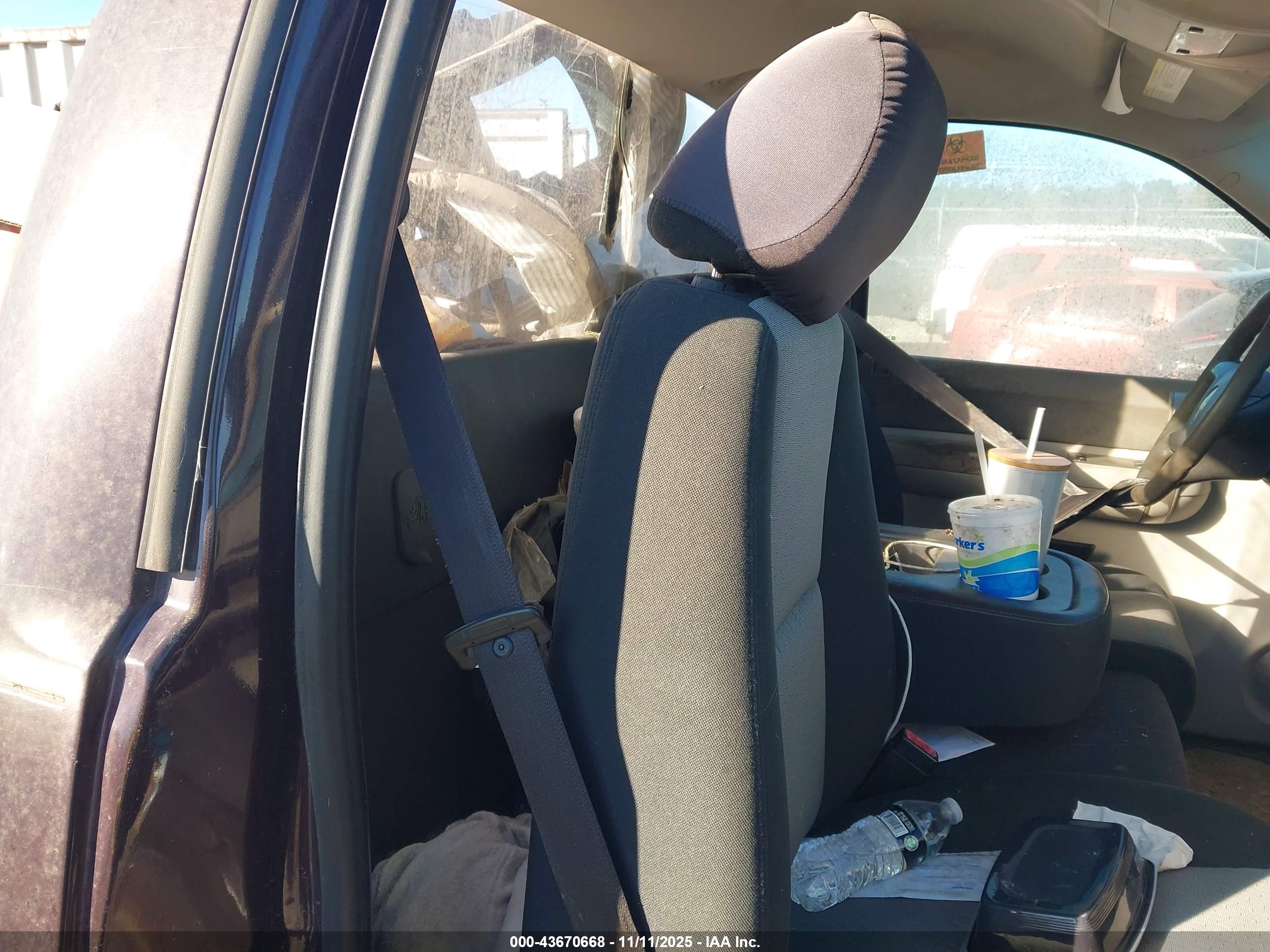 CHEVROLET SILVERADO image 8