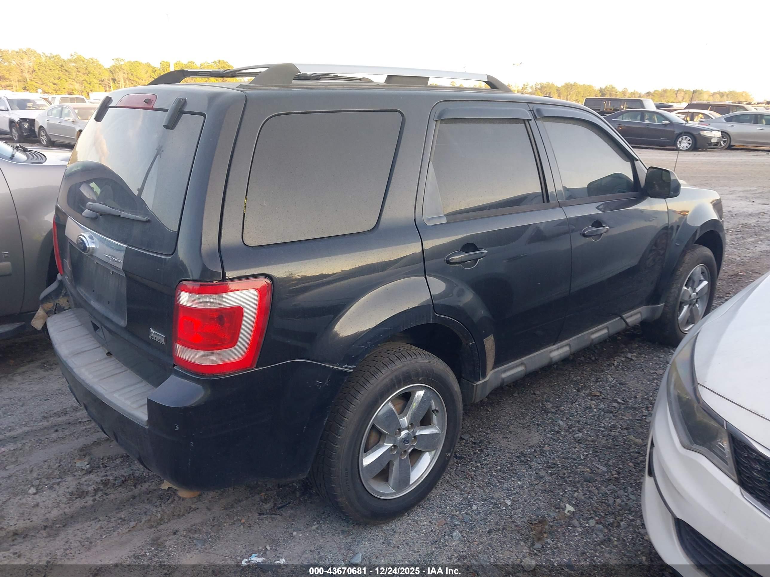 FORD ESCAPE image 4