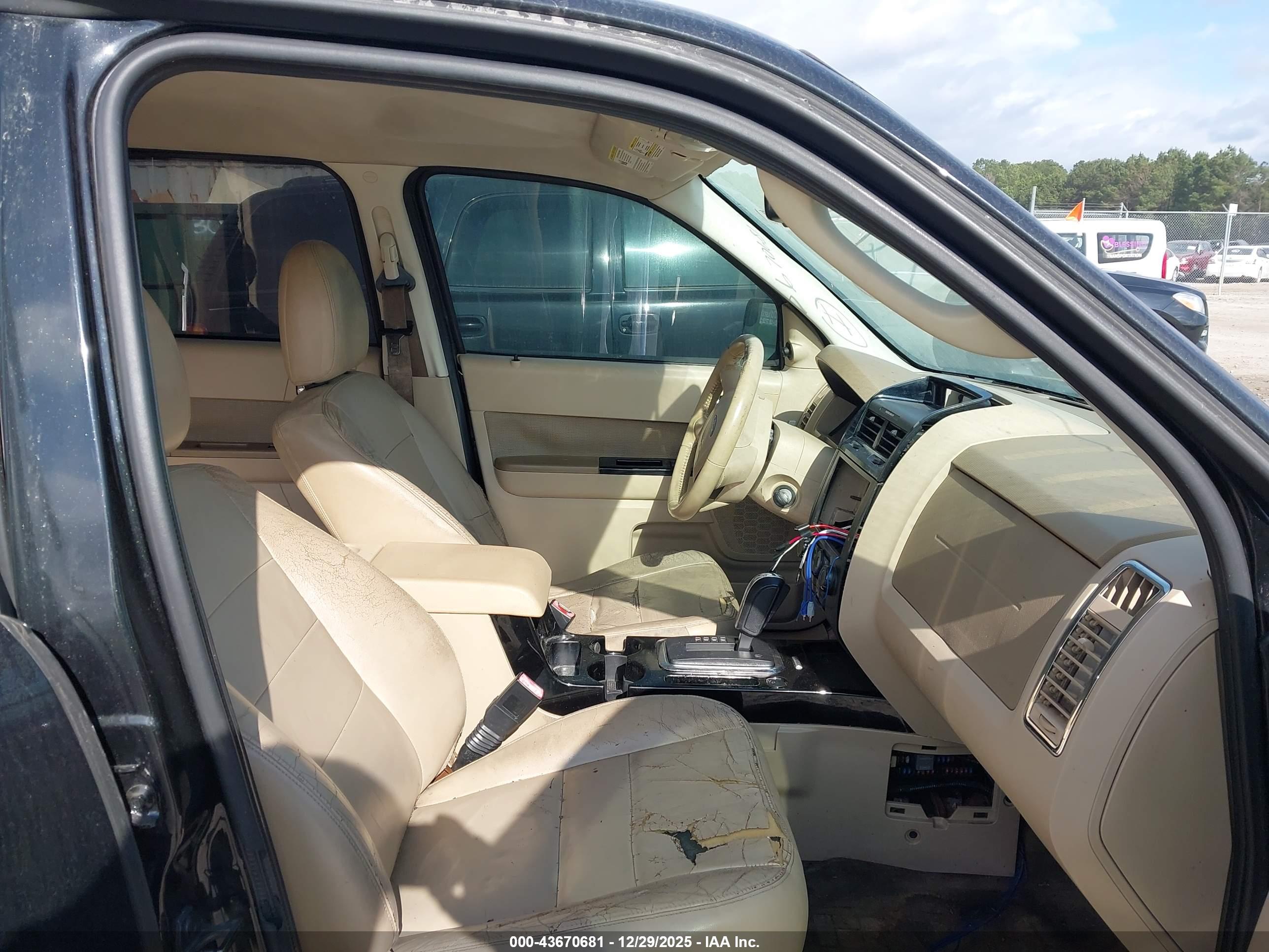 FORD ESCAPE image 5