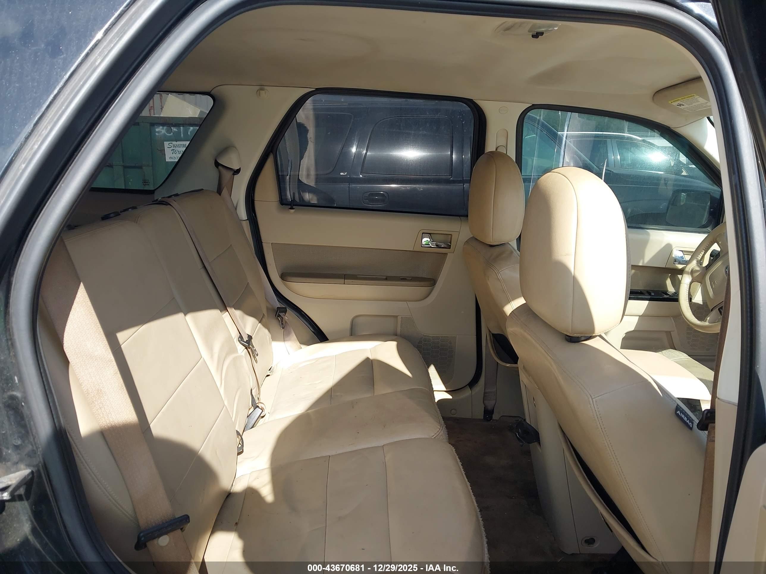 FORD ESCAPE image 8