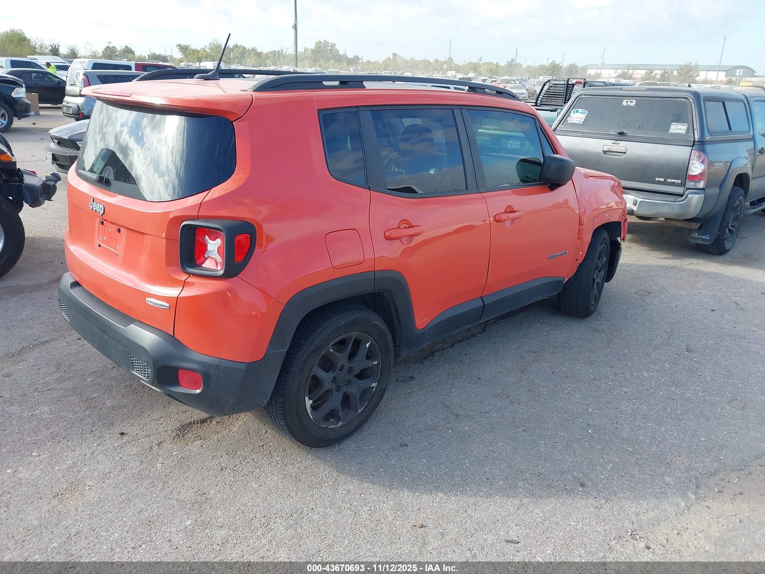 JEEP RENEGADE image 4