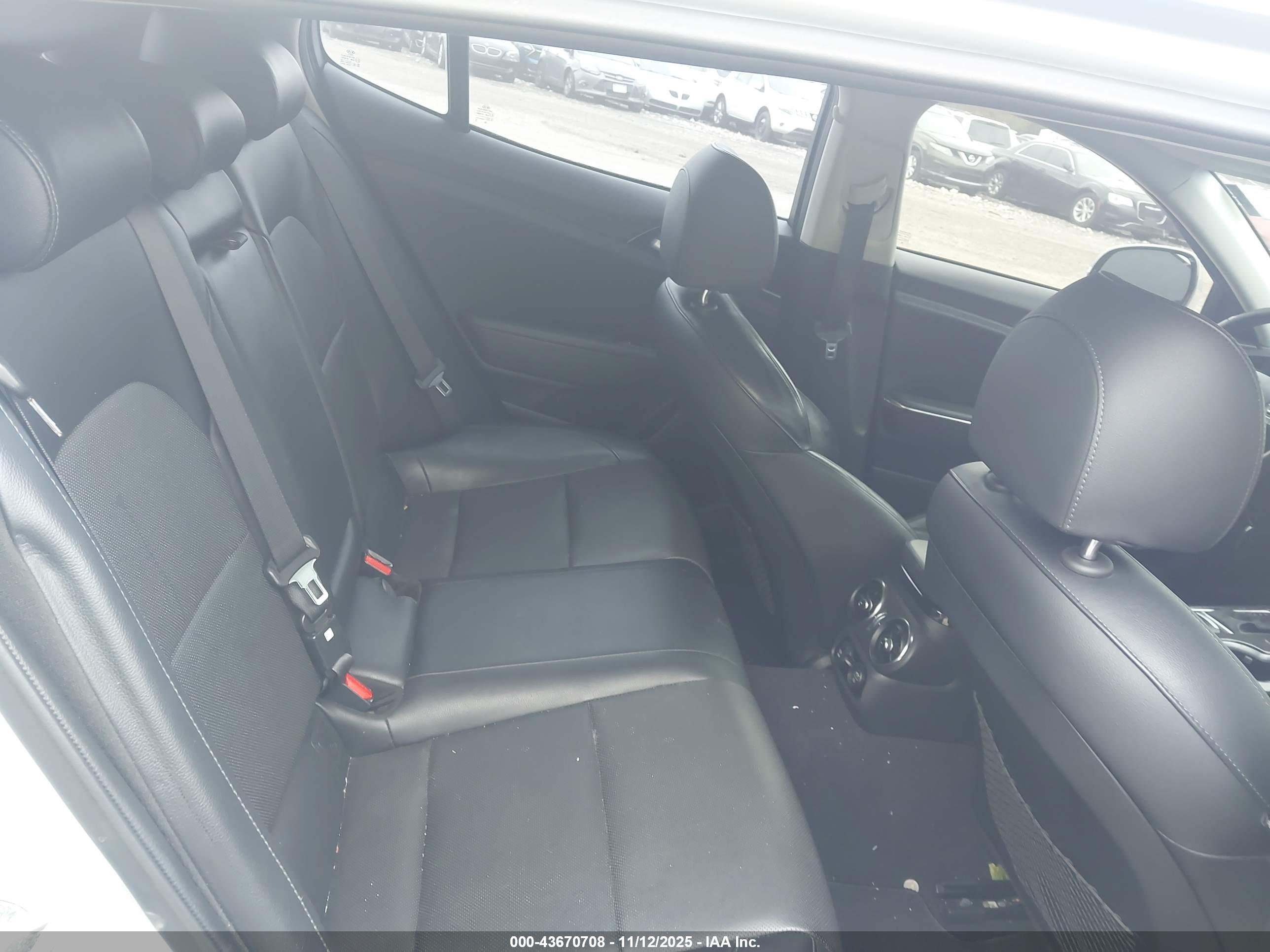 KIA STINGER image 8