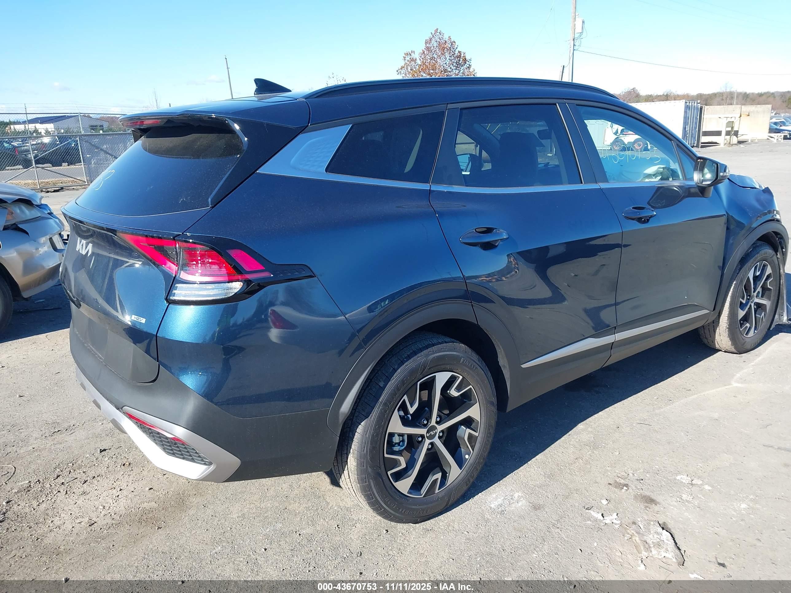 KIA SPORTAGE image 4