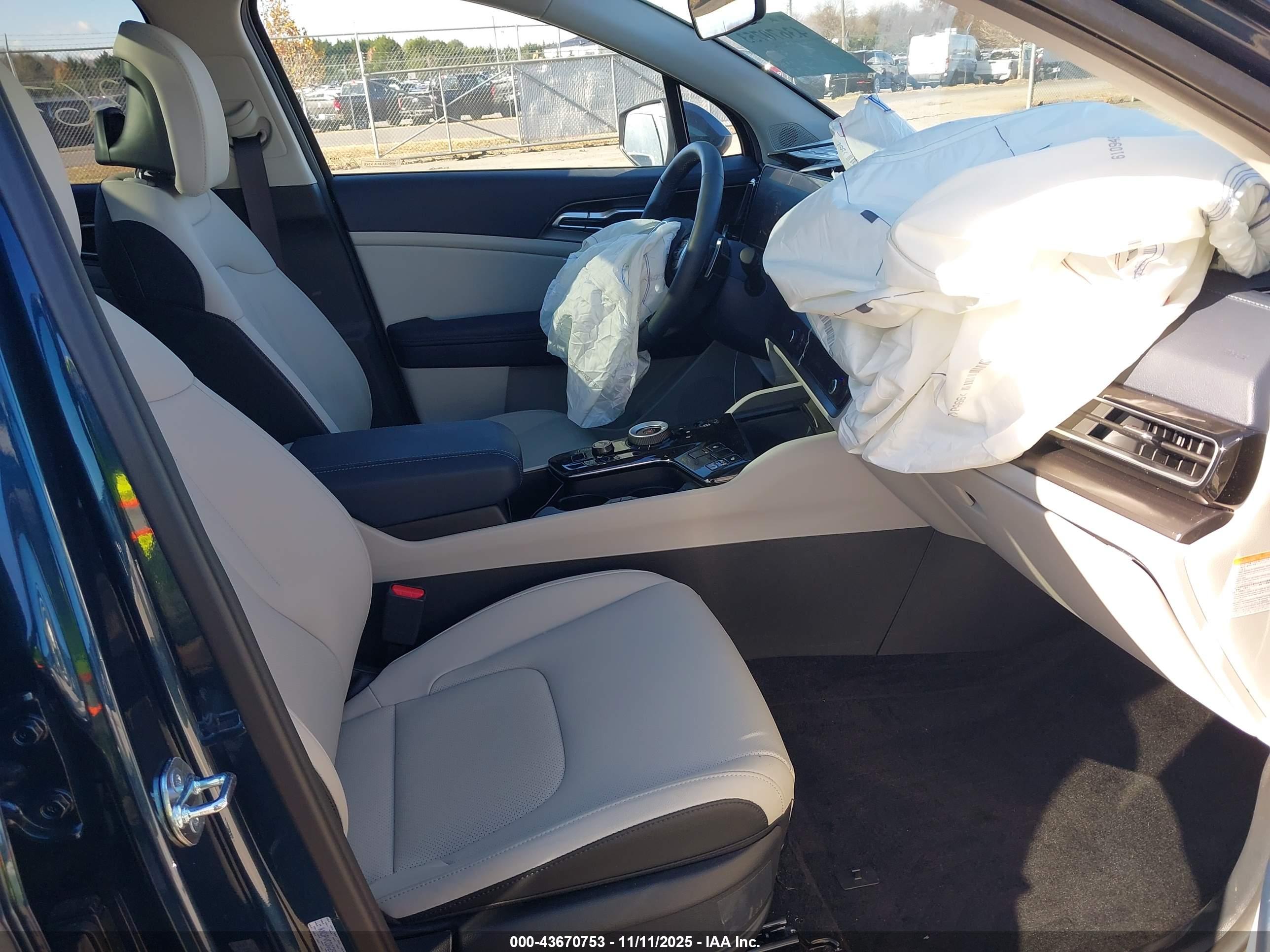 KIA SPORTAGE image 5
