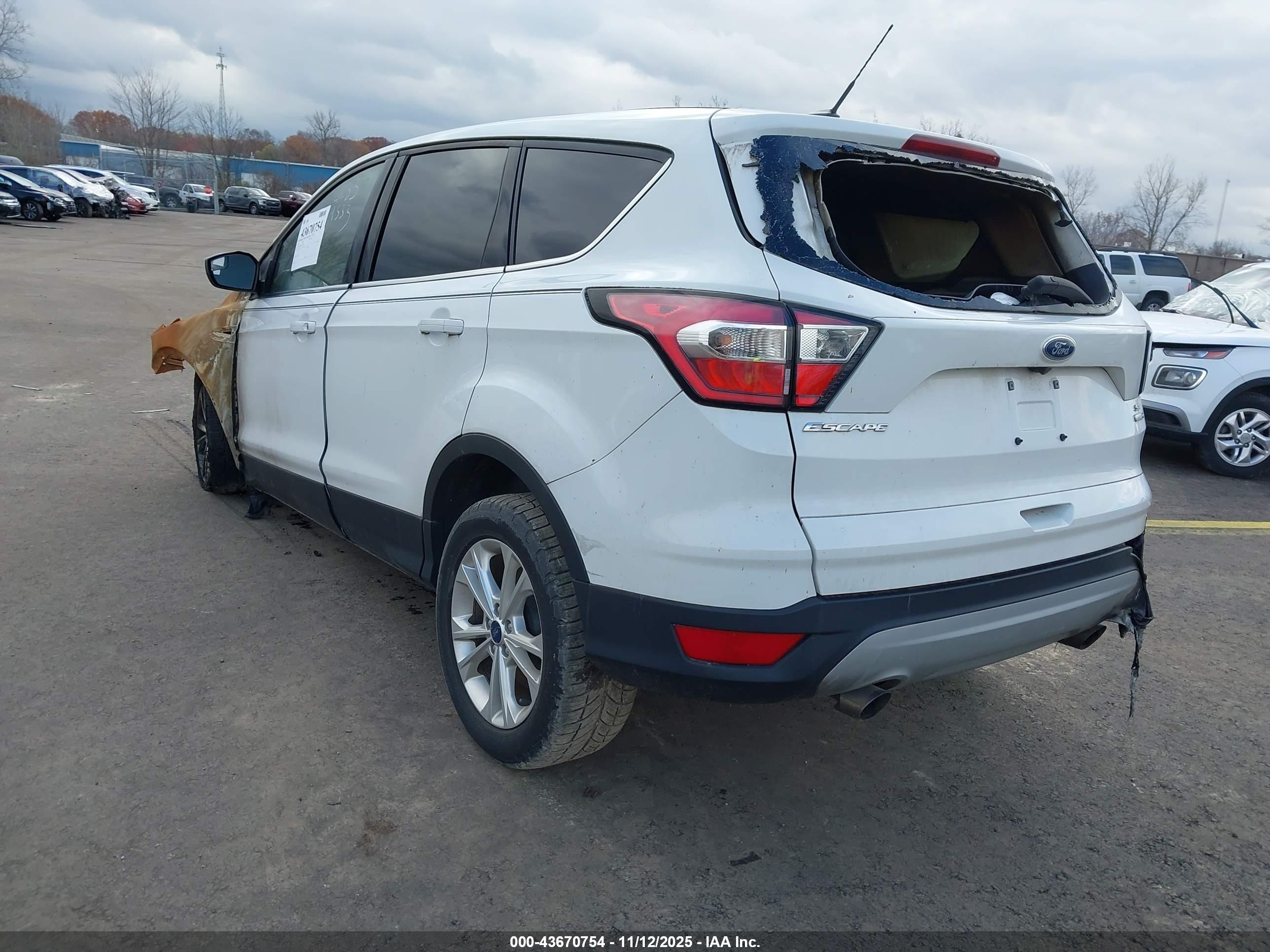 FORD ESCAPE image 3