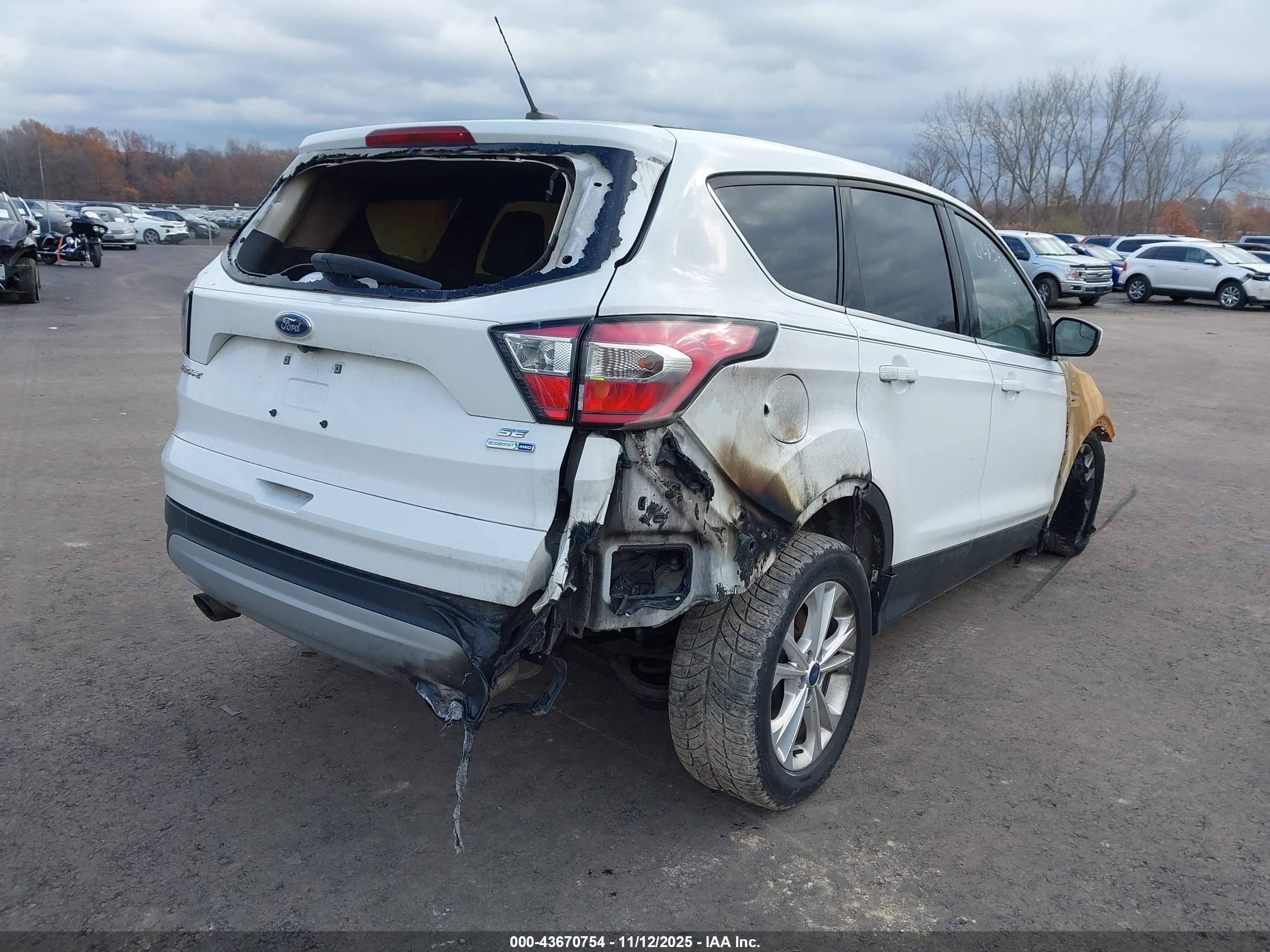 FORD ESCAPE image 4