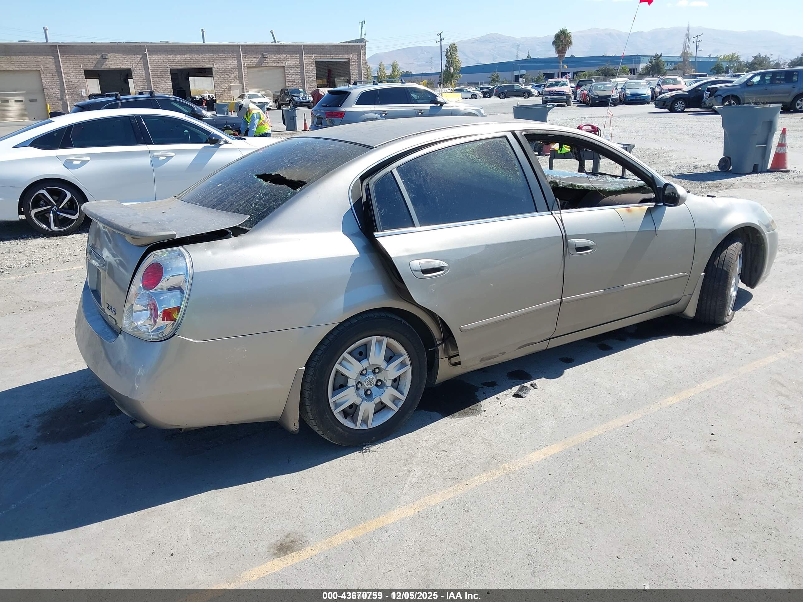 NISSAN ALTIMA image 4