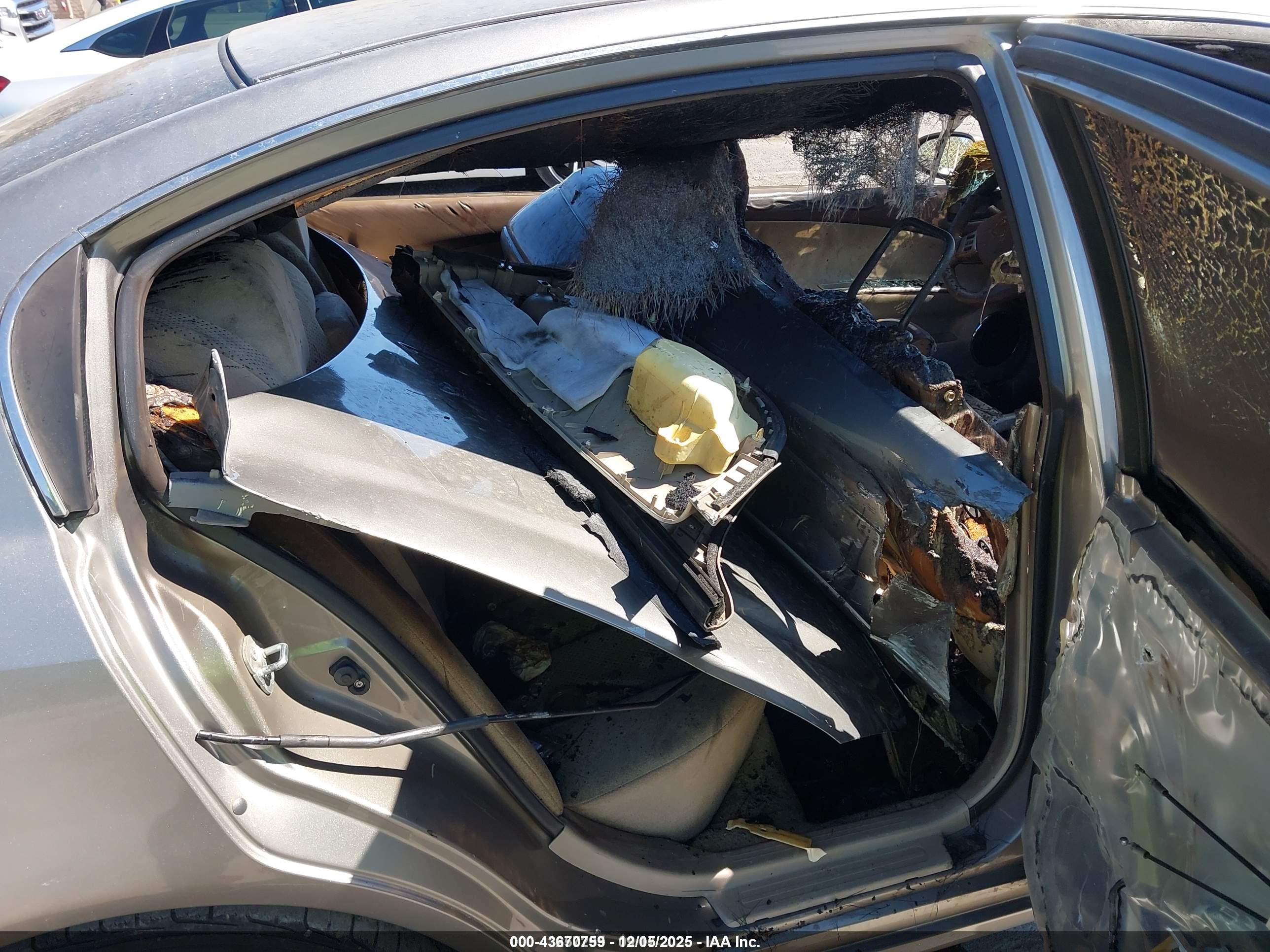 NISSAN ALTIMA image 8