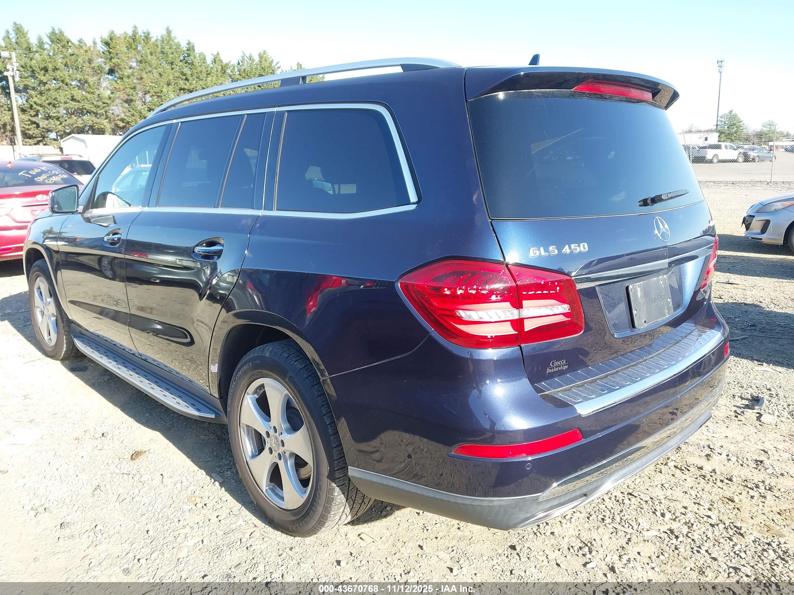 MERCEDES-BENZ GLS image 3