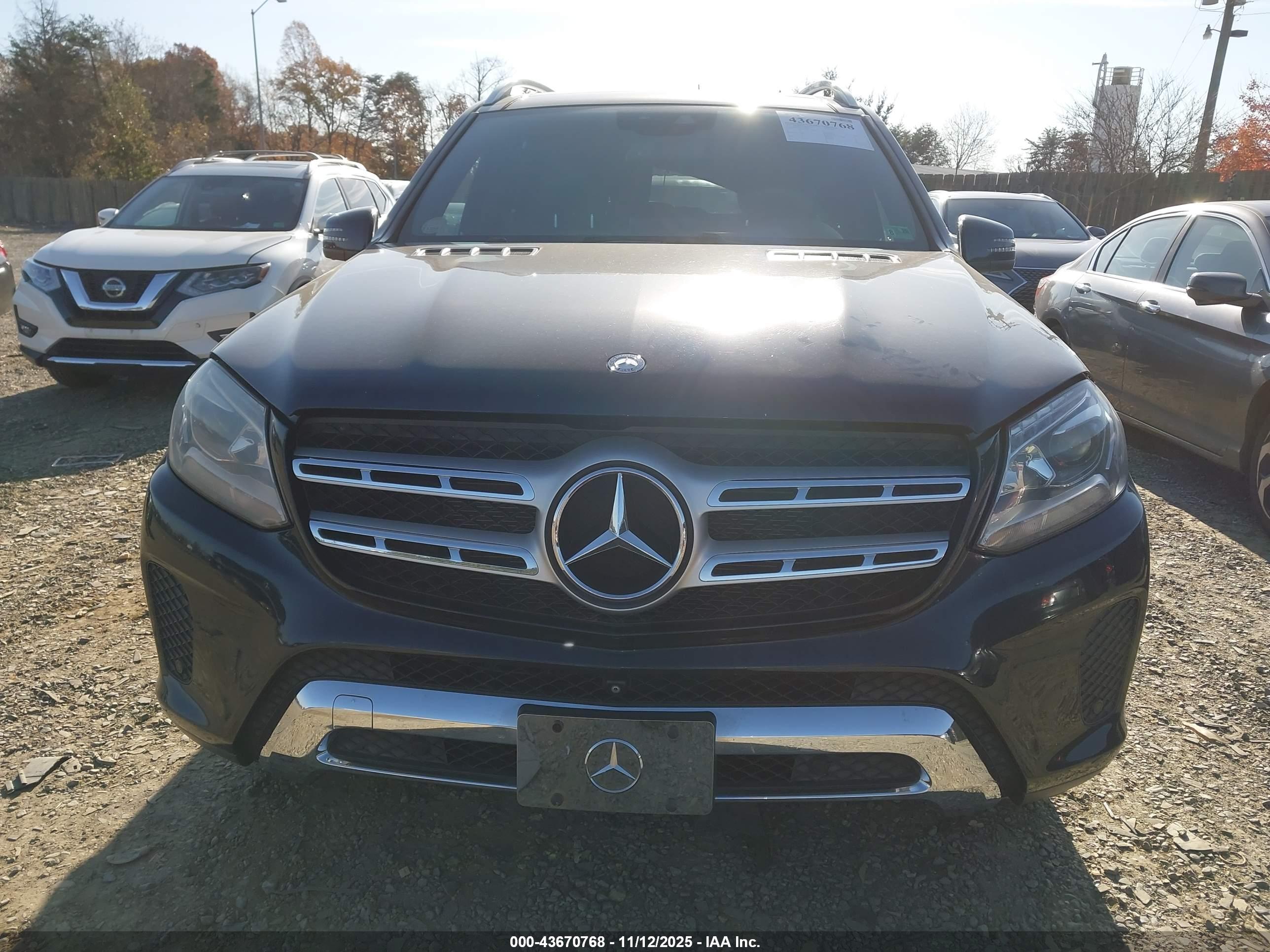 MERCEDES-BENZ GLS image 6