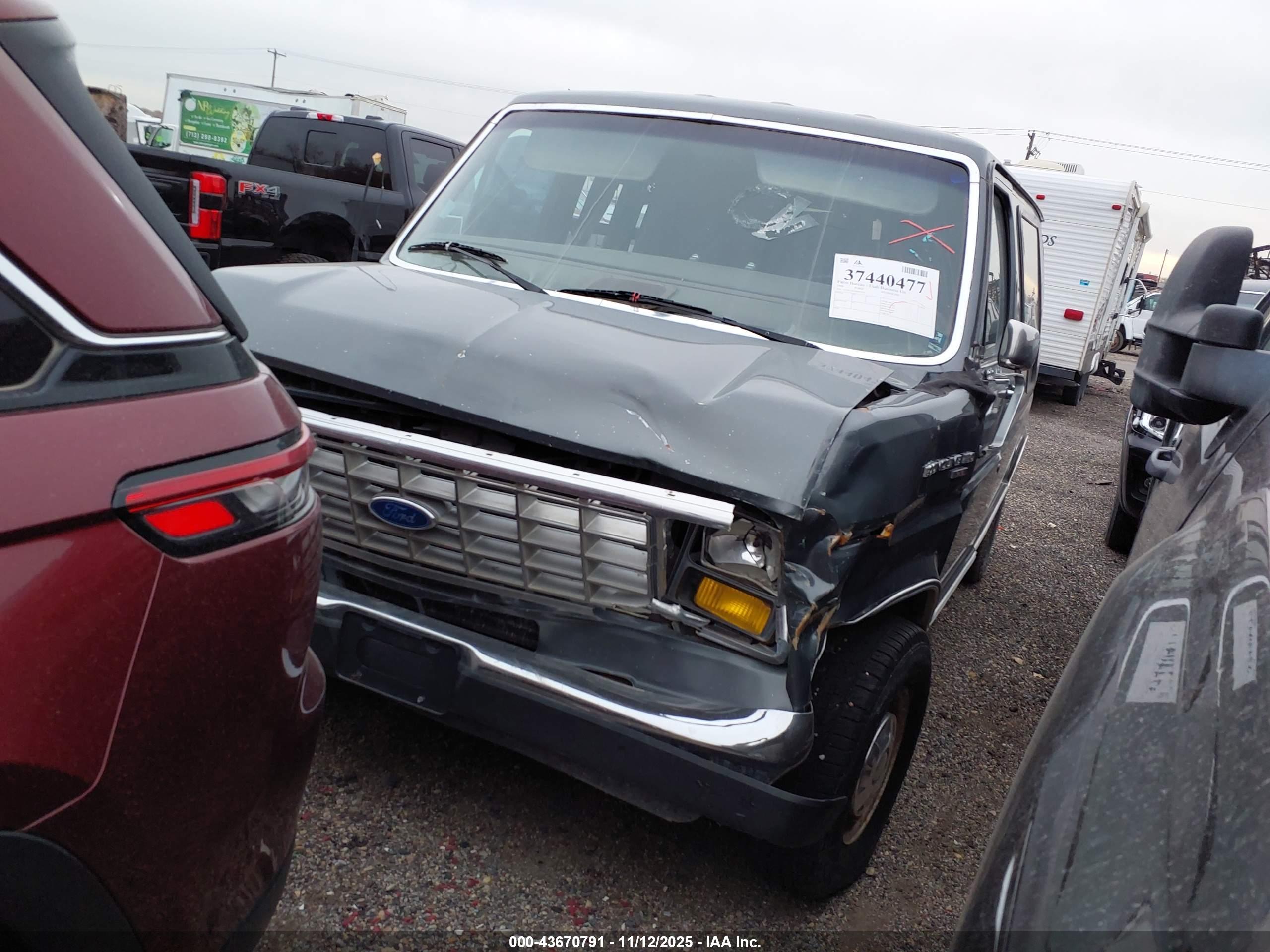 FORD ECONOLINE image 2