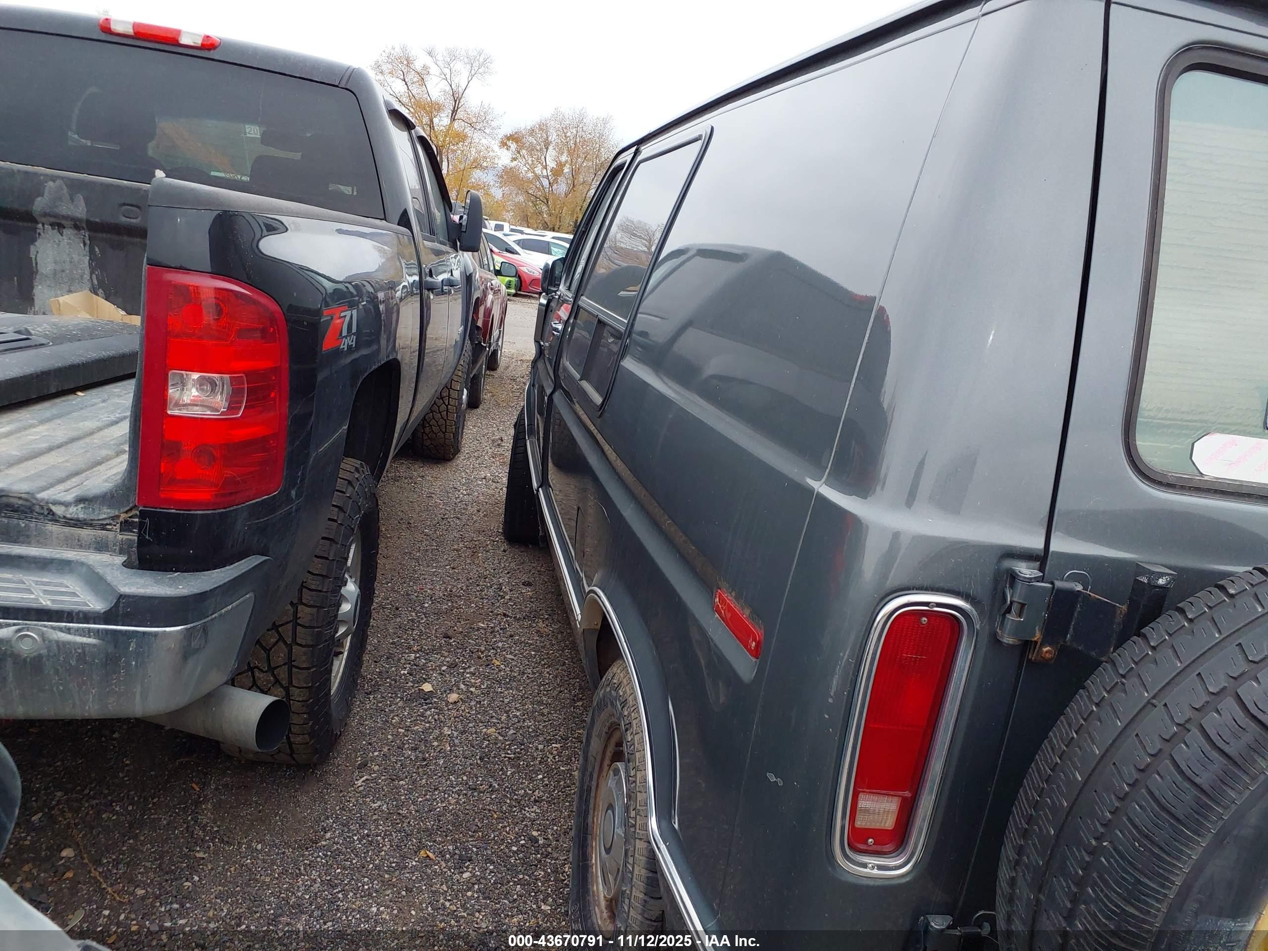 FORD ECONOLINE image 3