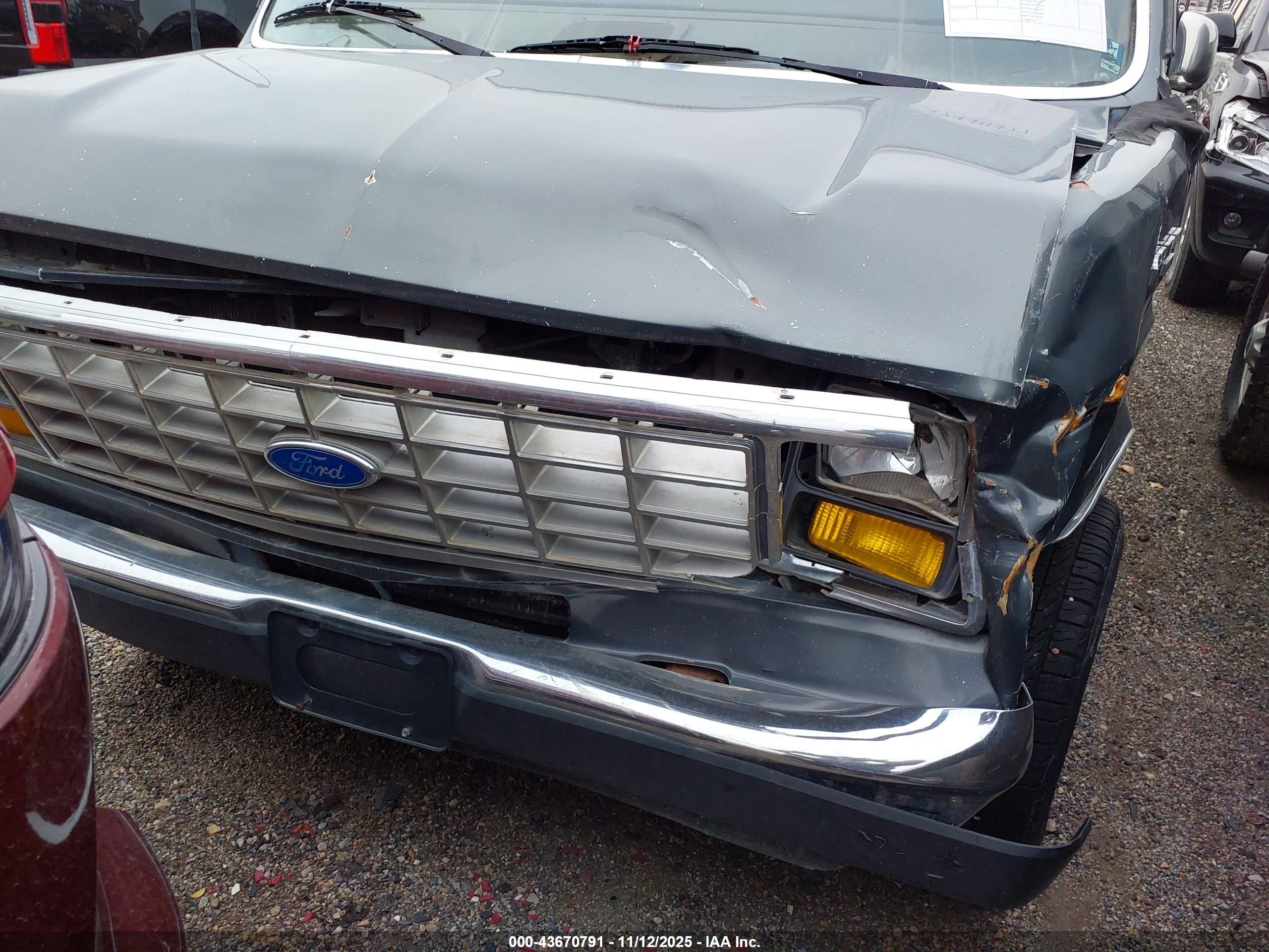 FORD ECONOLINE image 6