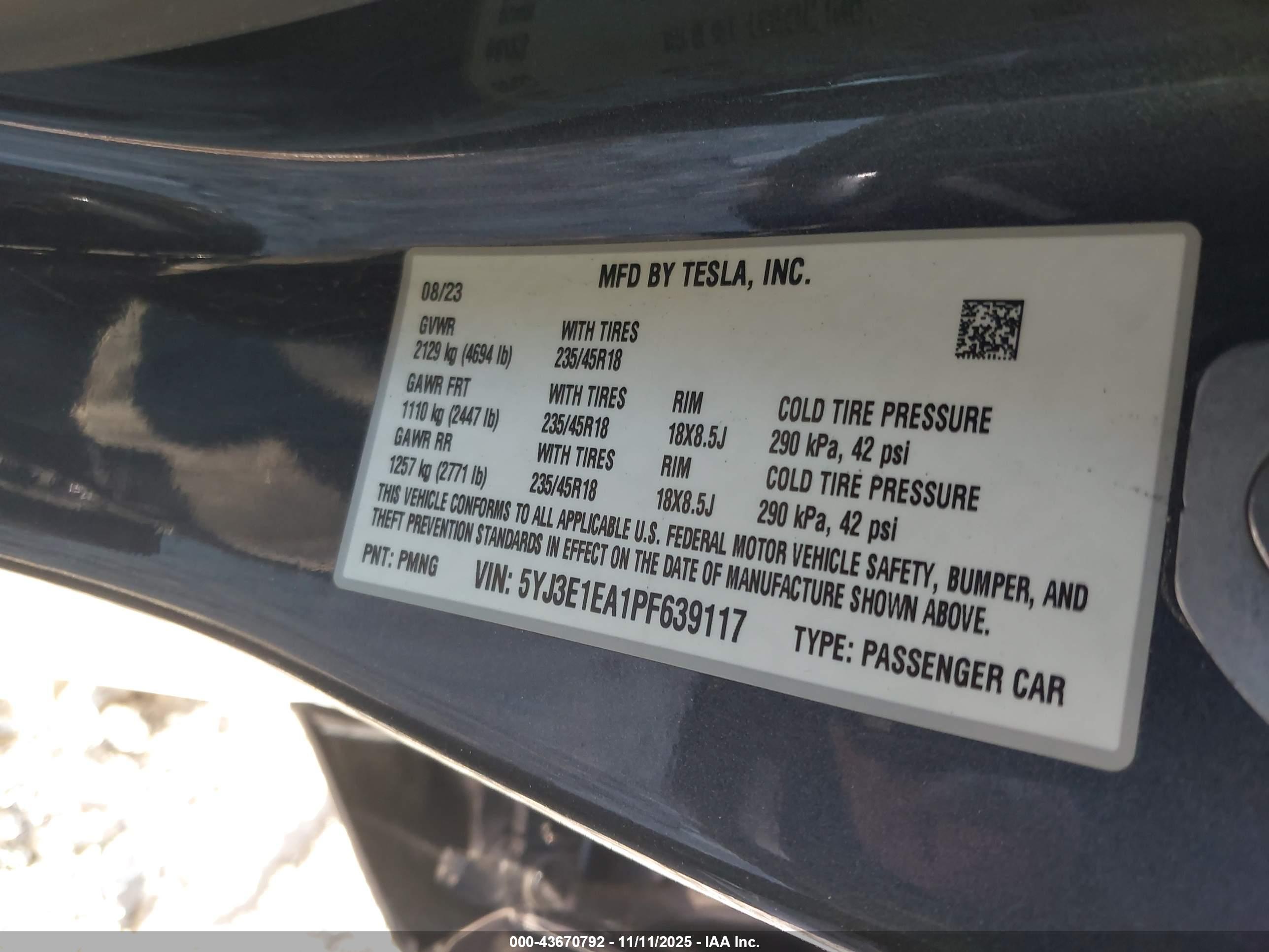 TESLA MODEL image 9
