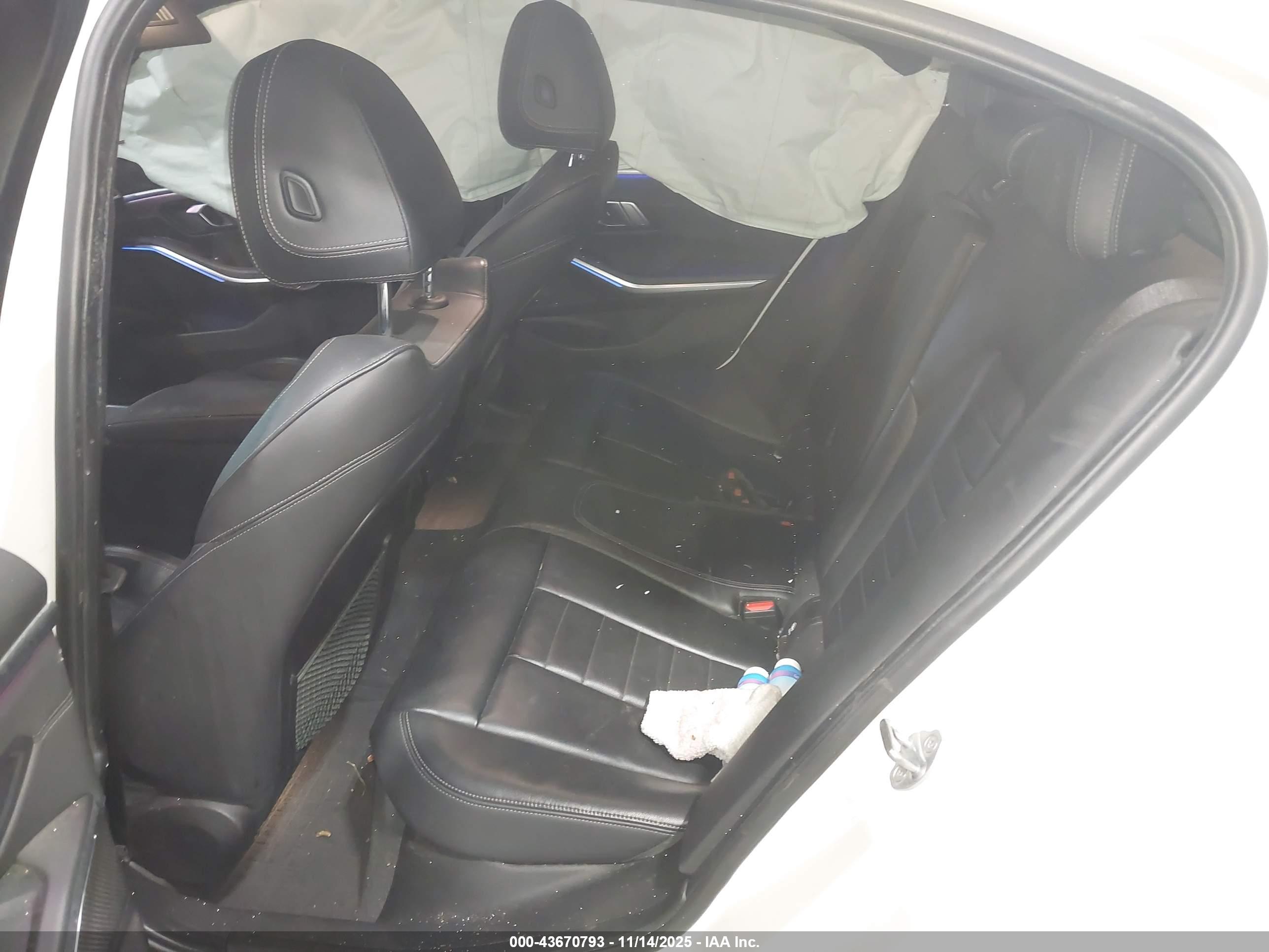 BMW 330I image 8