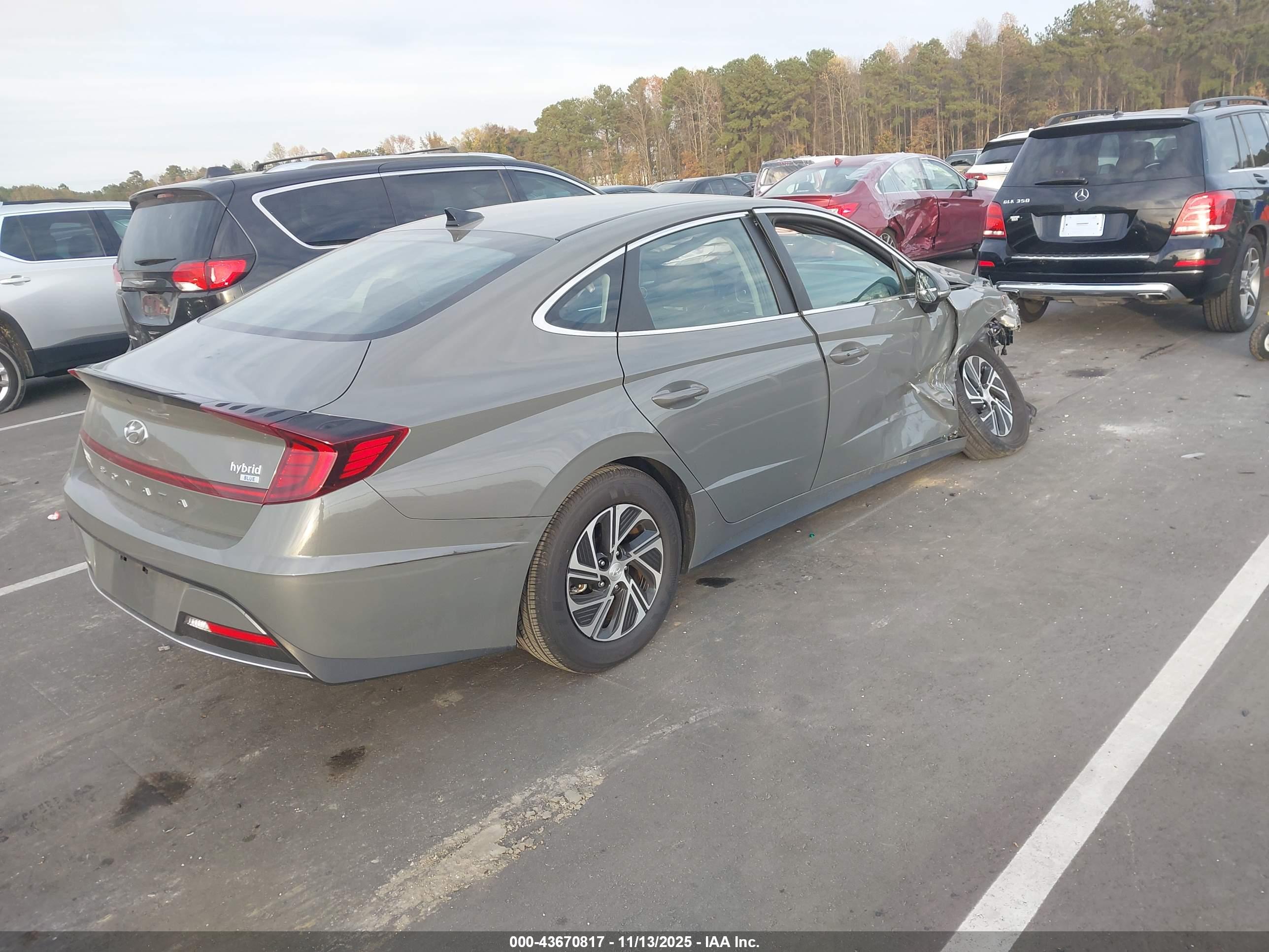 HYUNDAI SONATA image 4