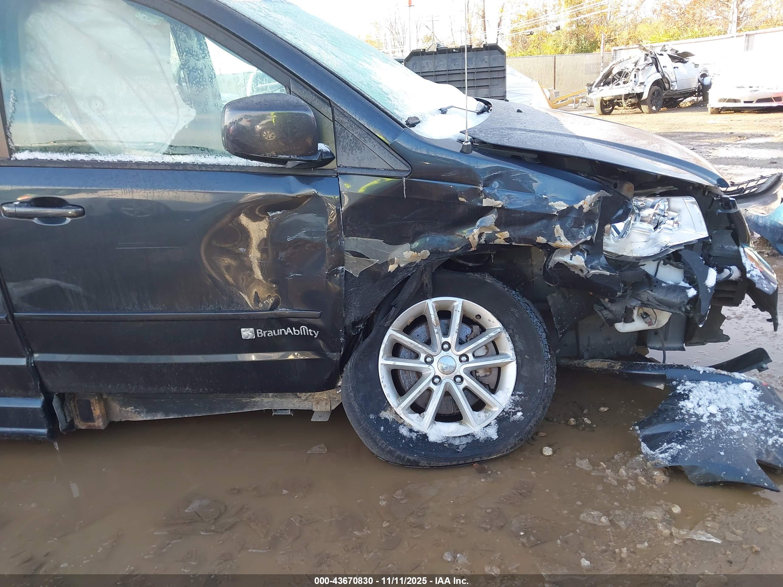 DODGE GRAND image 6