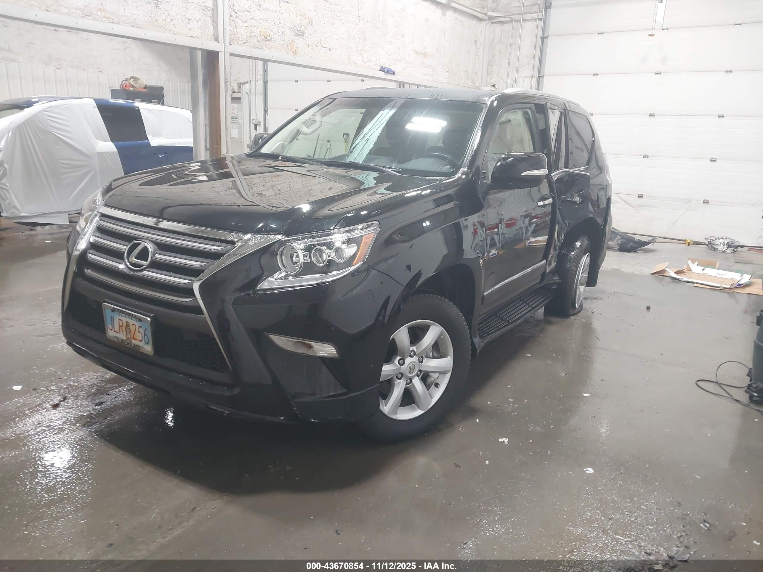 LEXUS GX image 2