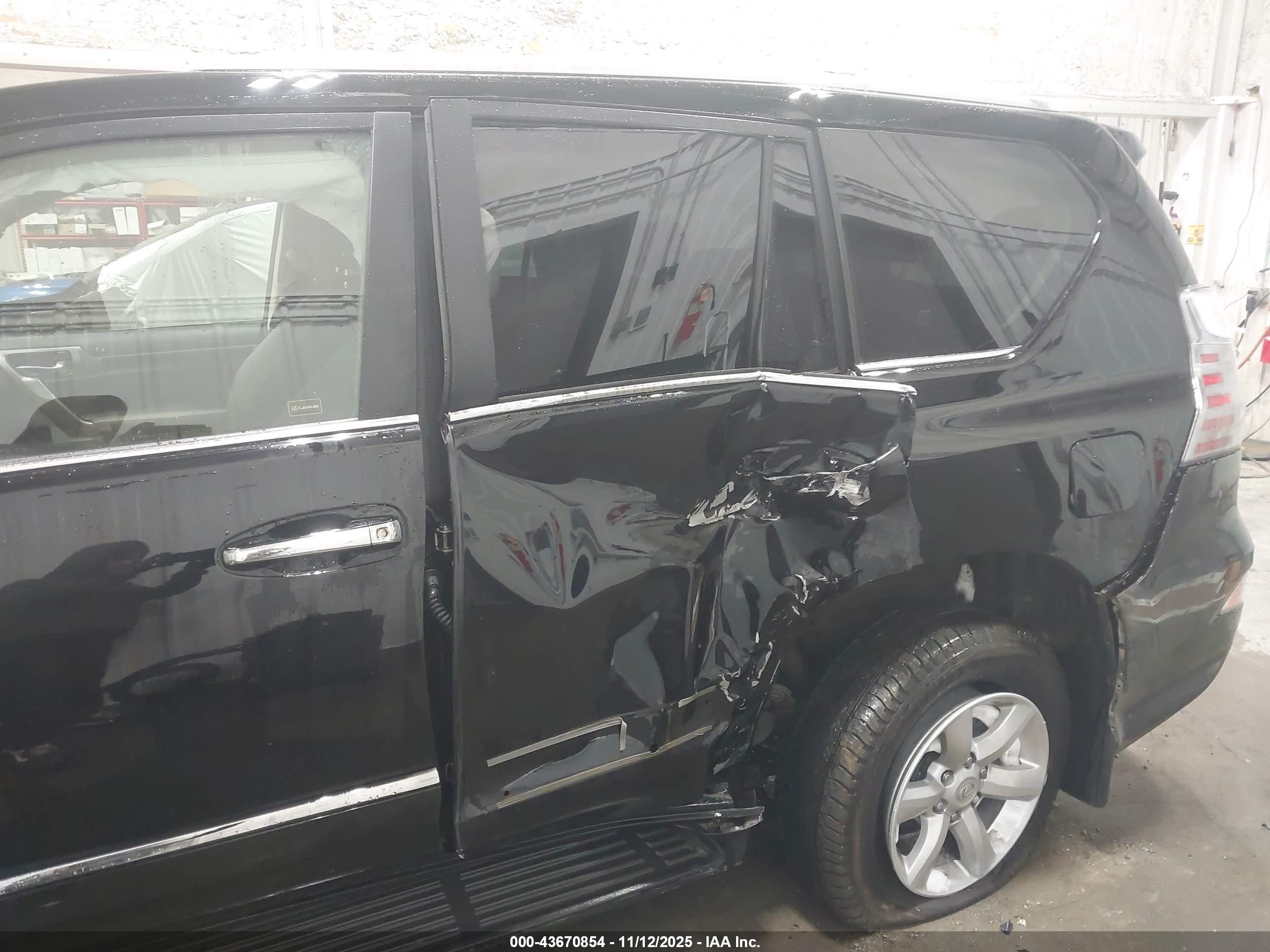 LEXUS GX image 6